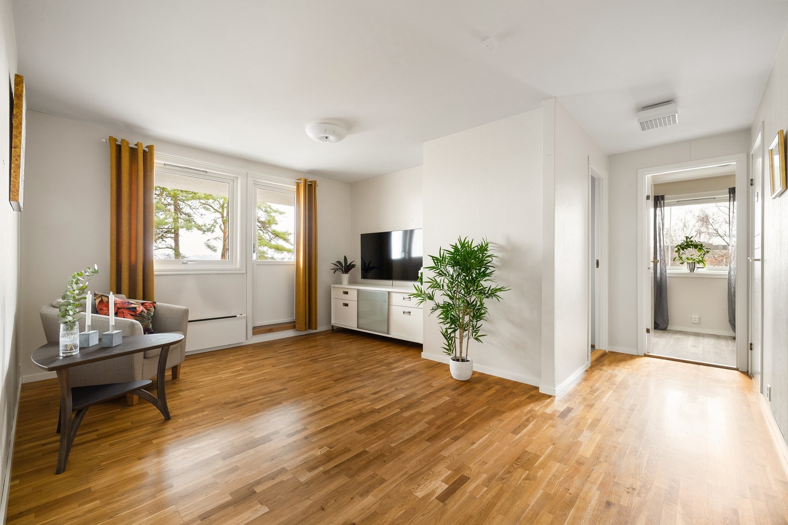 Hovedsoverommet er i tidligere år åpnet mot gangen og tatt i bruk som en ekstra stue, men fullt mulig å re-etablere. Galleribilde