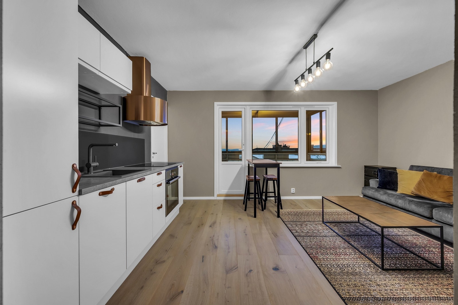 Hyggelig kveldsstemning. Galleribilde