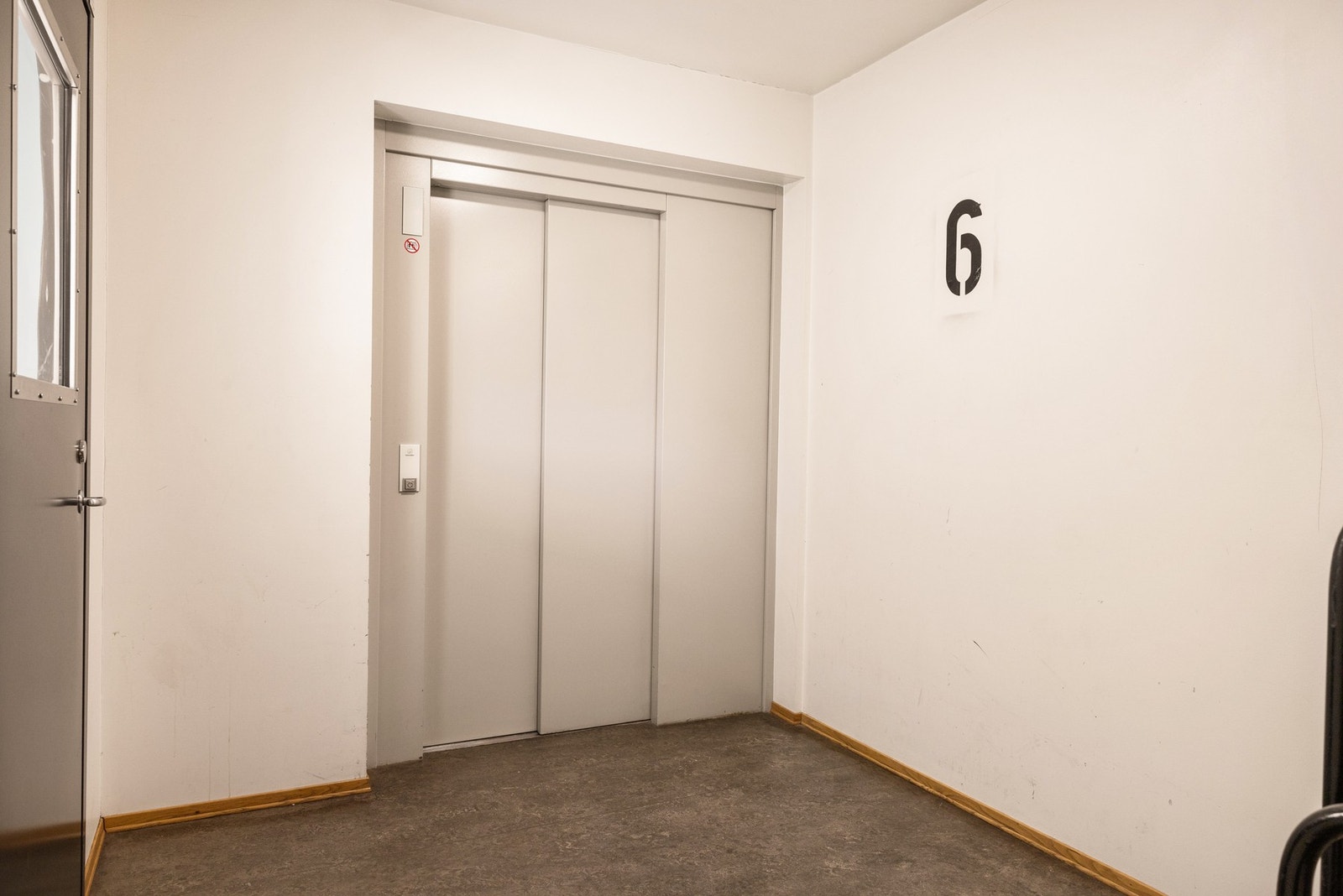 Heis til etasjeplan. Galleribilde