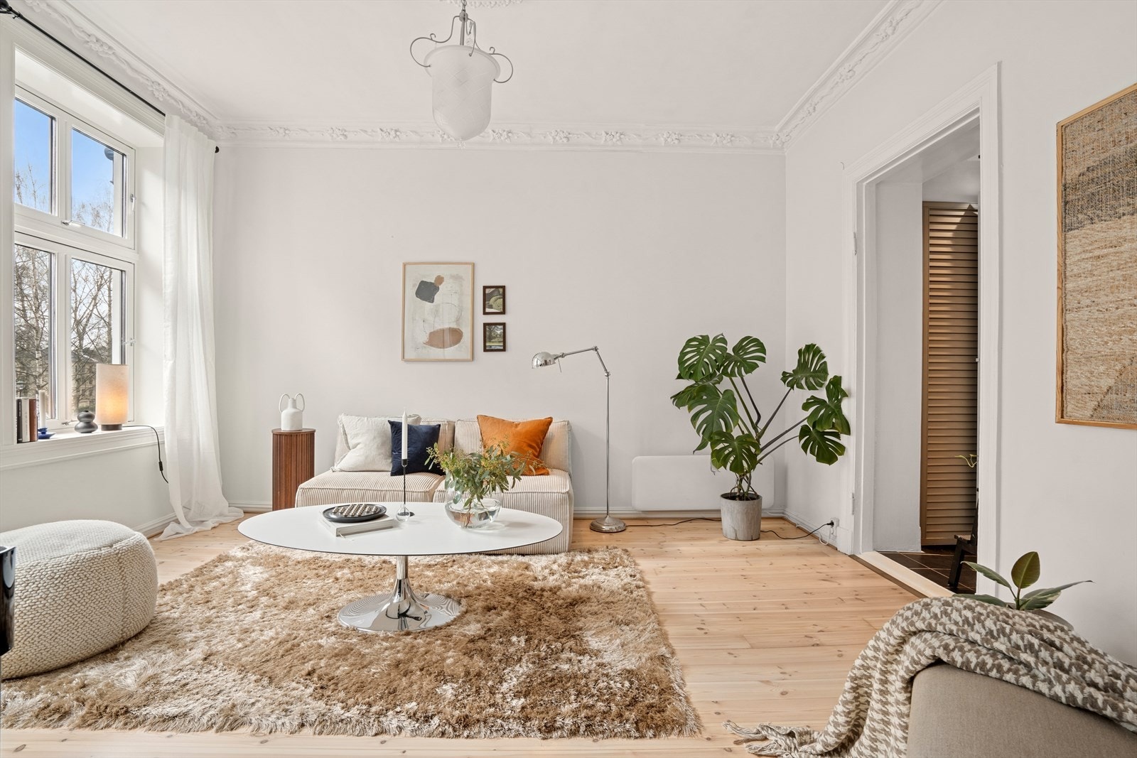 Moderne og klassiske elementer i skjønn harmoni. Galleribilde