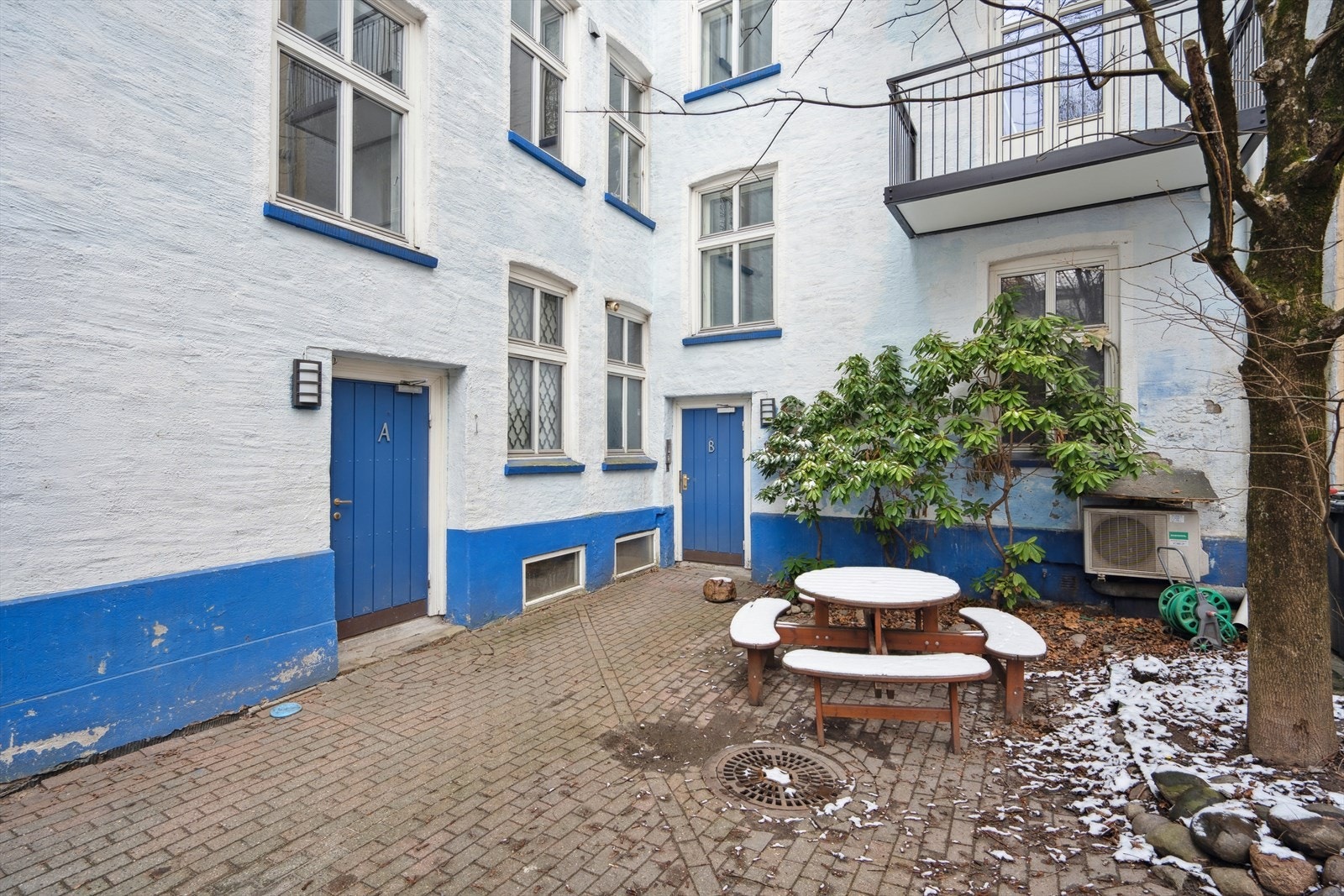 Bakgård Galleribilde