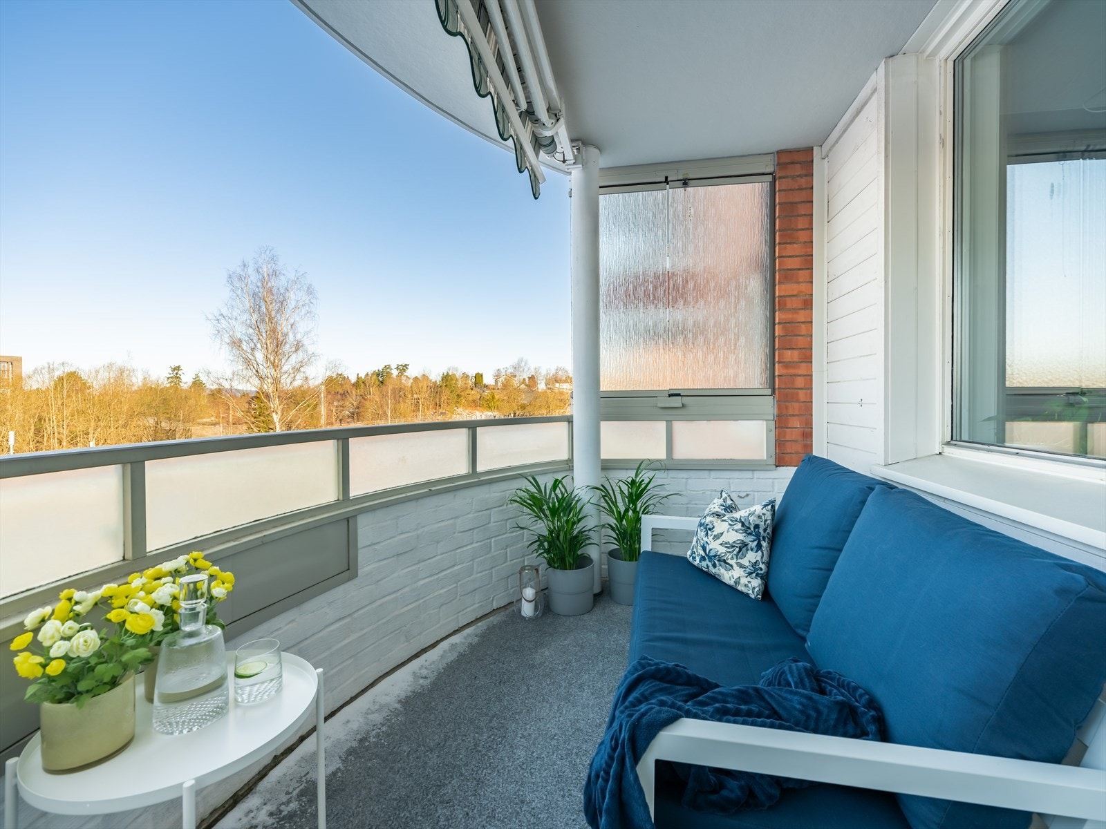 Her ligger alt til rette for å nyte varme og lune sommerkvelder. Galleribilde