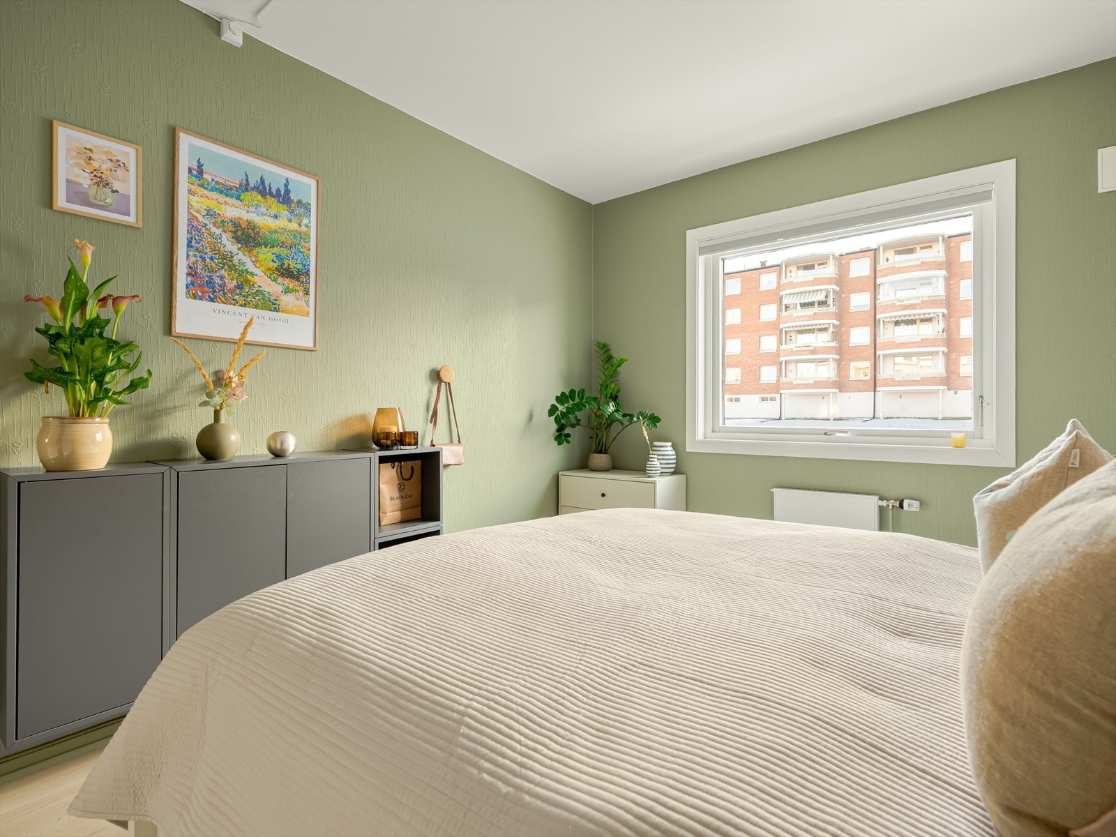 Soverommet vender ut mot rolig område. Galleribilde