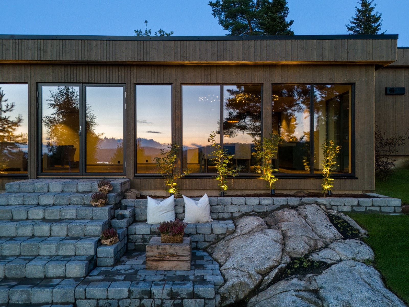 Utebelysning til plantene er et designelement i seg selv. Galleribilde