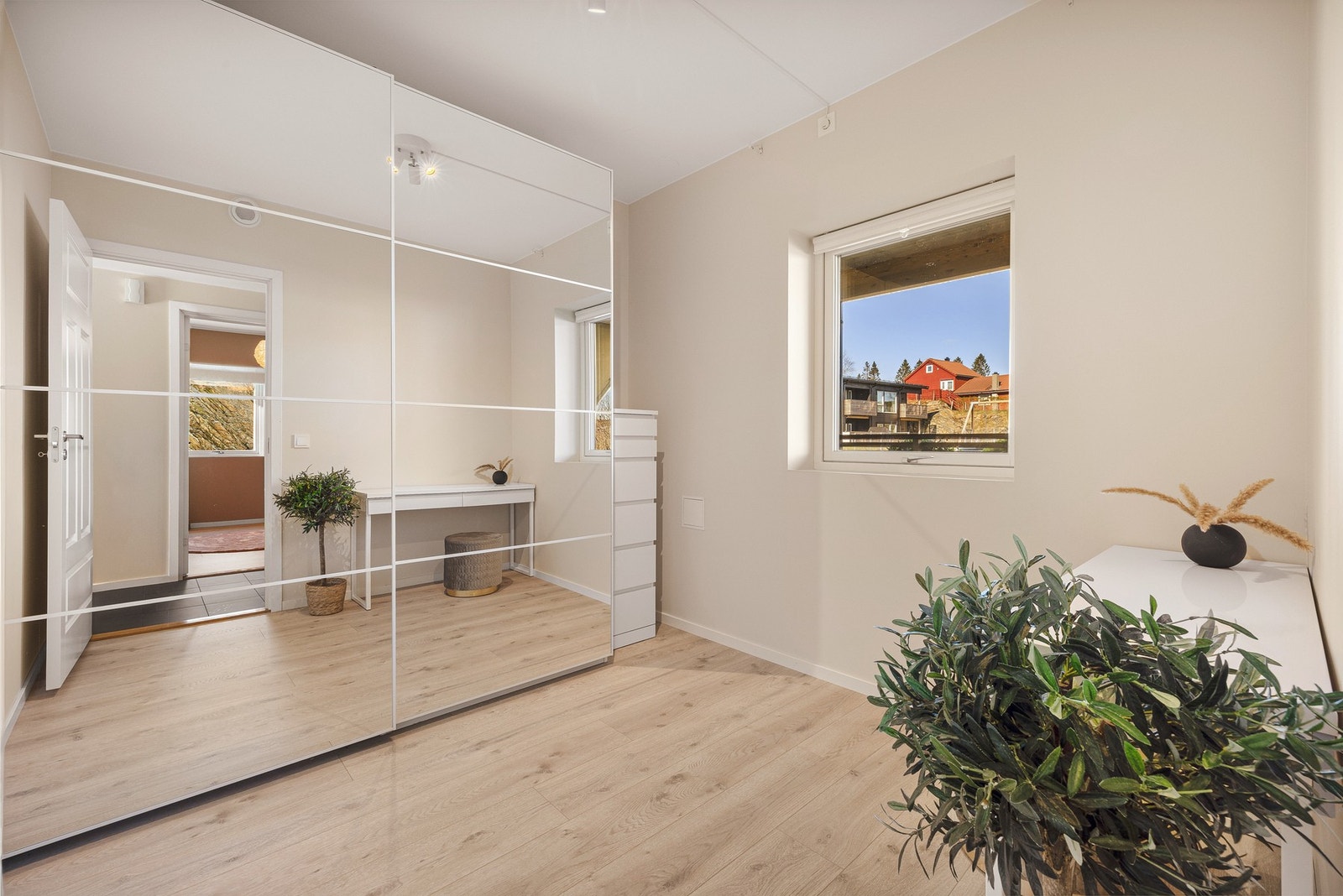 Soverom 2 måler 7,5 kvm. Galleribilde