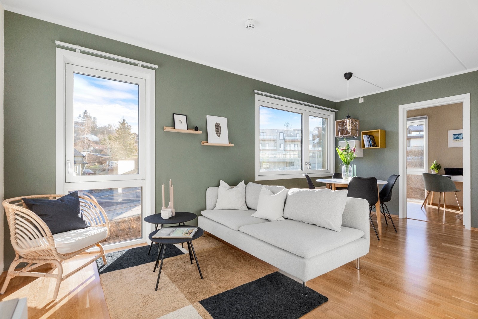 Velkommen til Heggdalsringen 63, presentert av Christer A. Pedersen ved Proaktiv Eiendomsmegling. Galleribilde