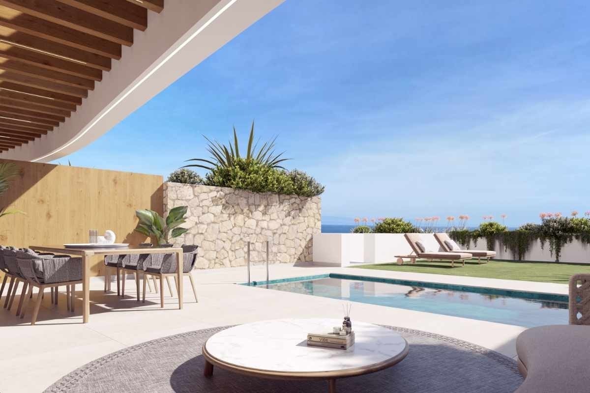 Leilighetene i første etasje har svømmebasseng og egen hage Galleribilde