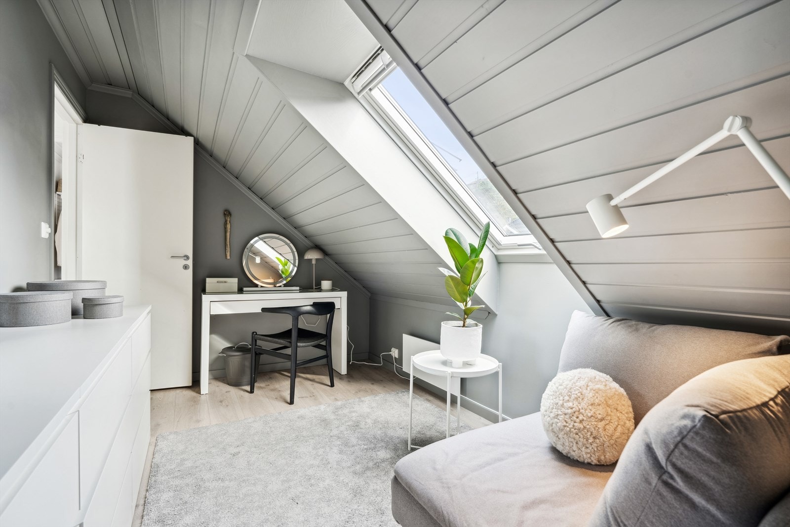 Innredet soverom i 2.etasje ikke godkjent til varig opphold / beboelse Galleribilde