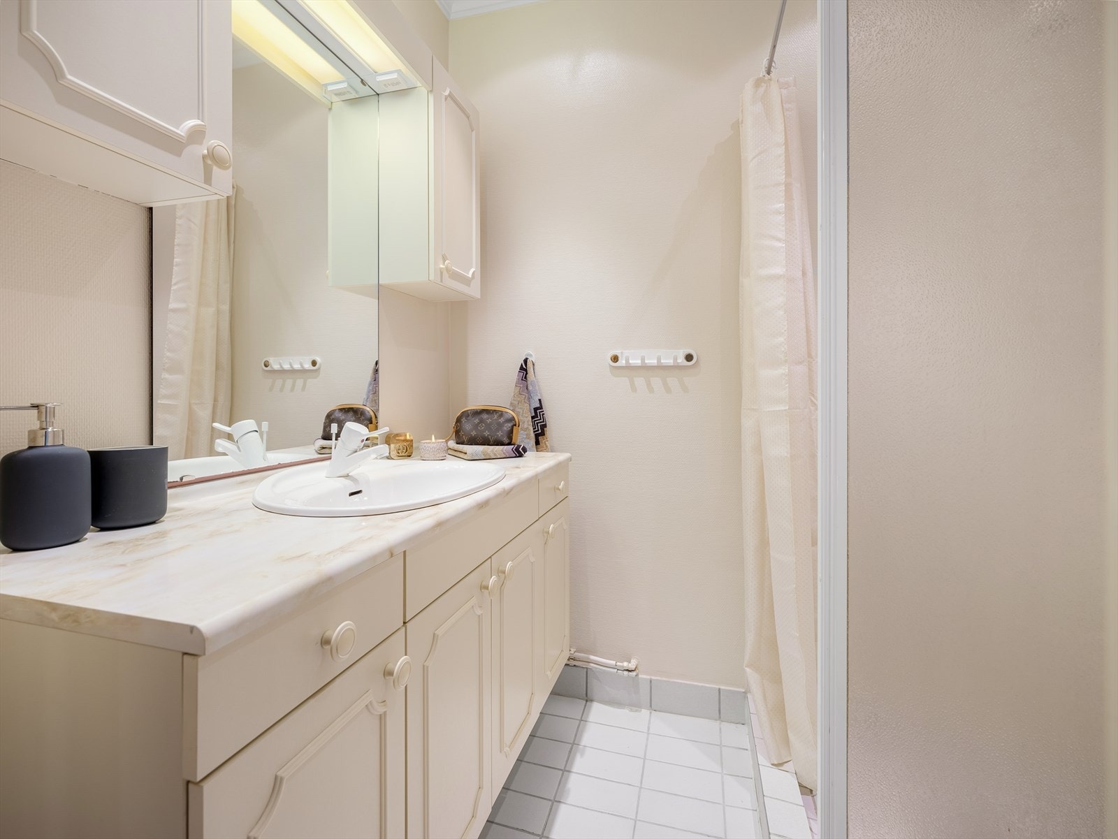 Baderom i fin størrelse. Galleribilde