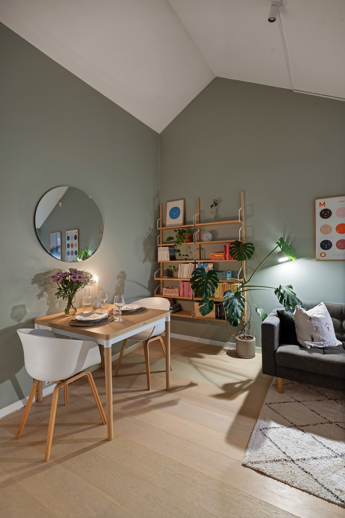 Kveldsstemning i stuen. Galleribilde