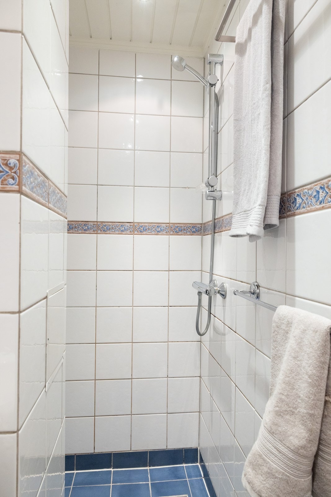 Dusjhjørne. Mekanisk avtrekk til felles anlegg. Galleribilde