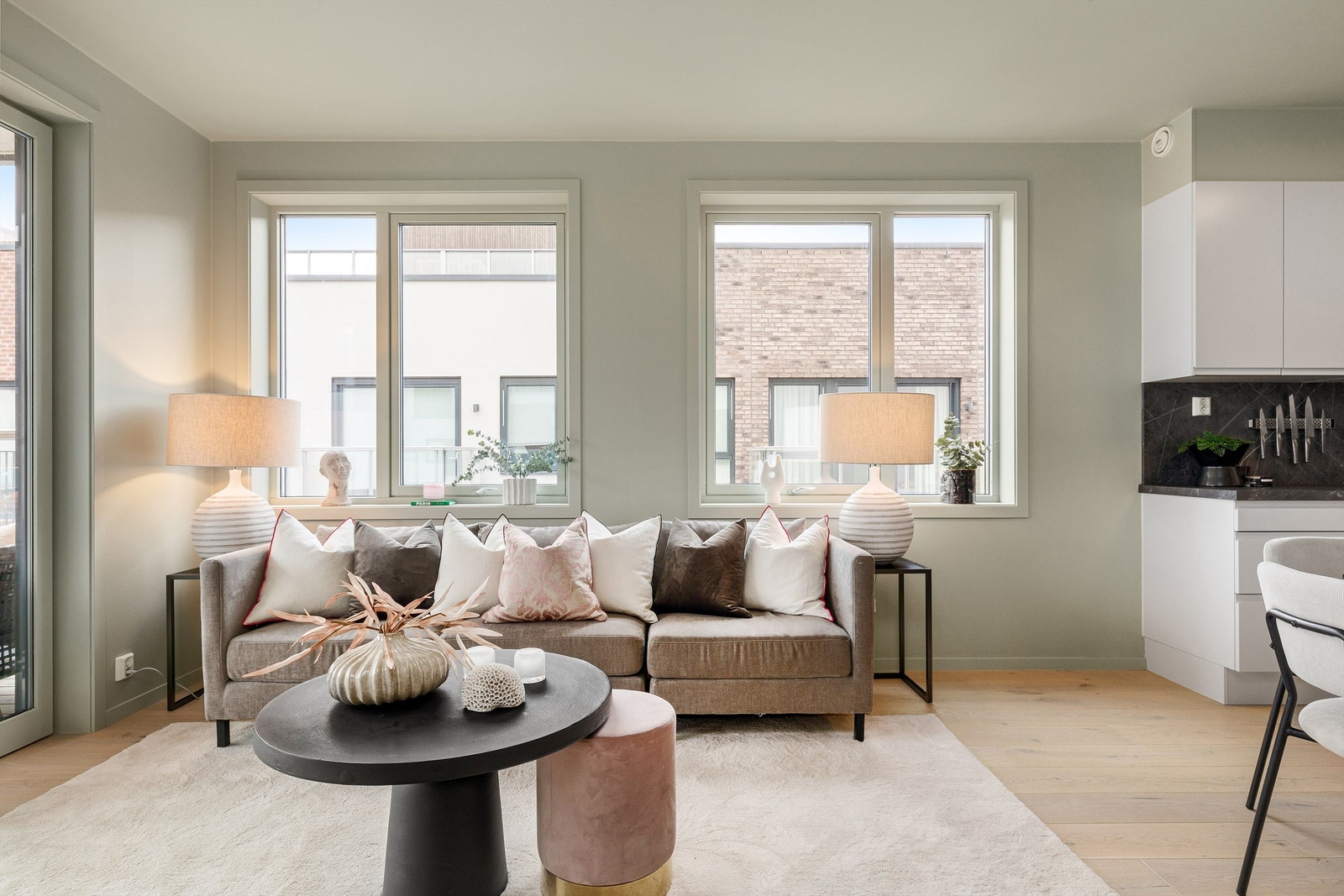 Velkommen til Kjelsåsveien 164C, moderne og lys 4-roms hjørneleilighet! Galleribilde