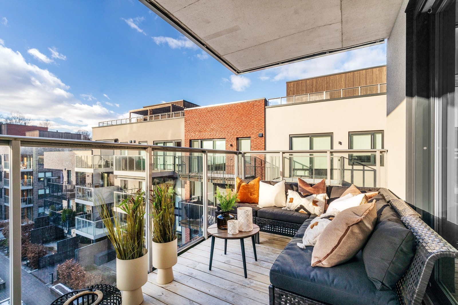 God plass til sittegruppe og gassgrill Galleribilde