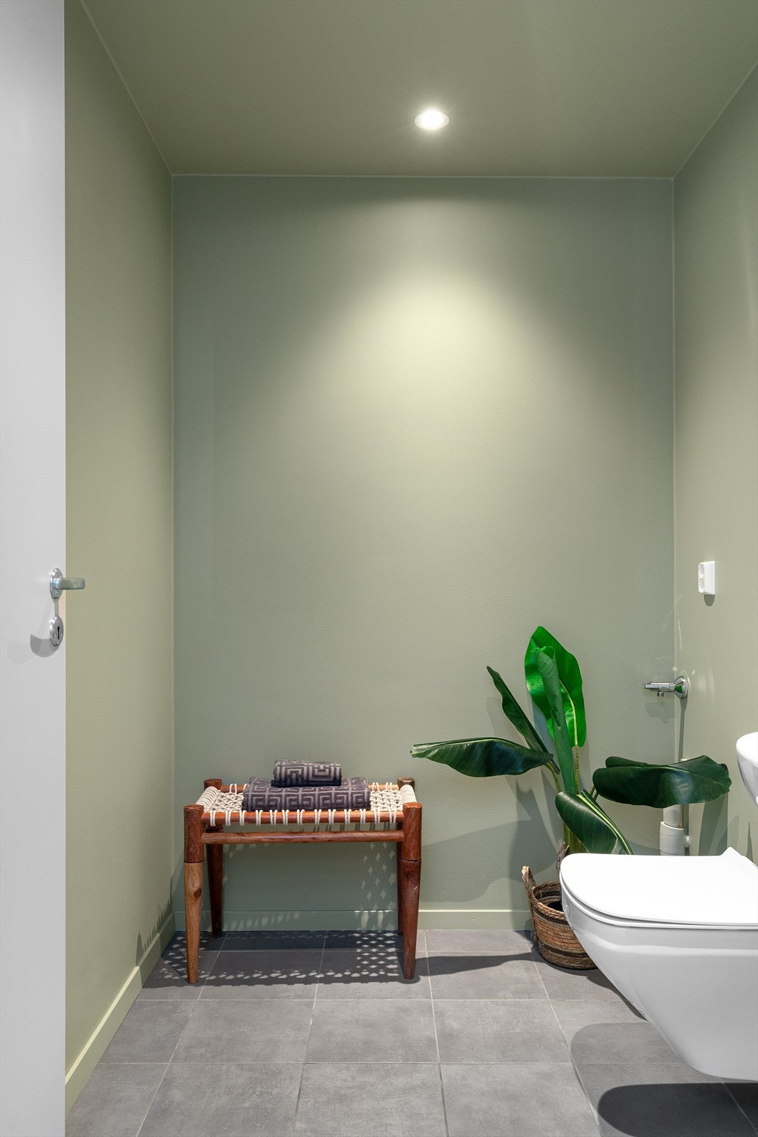 Opplegg til vaskemaskin på toalettrom Galleribilde