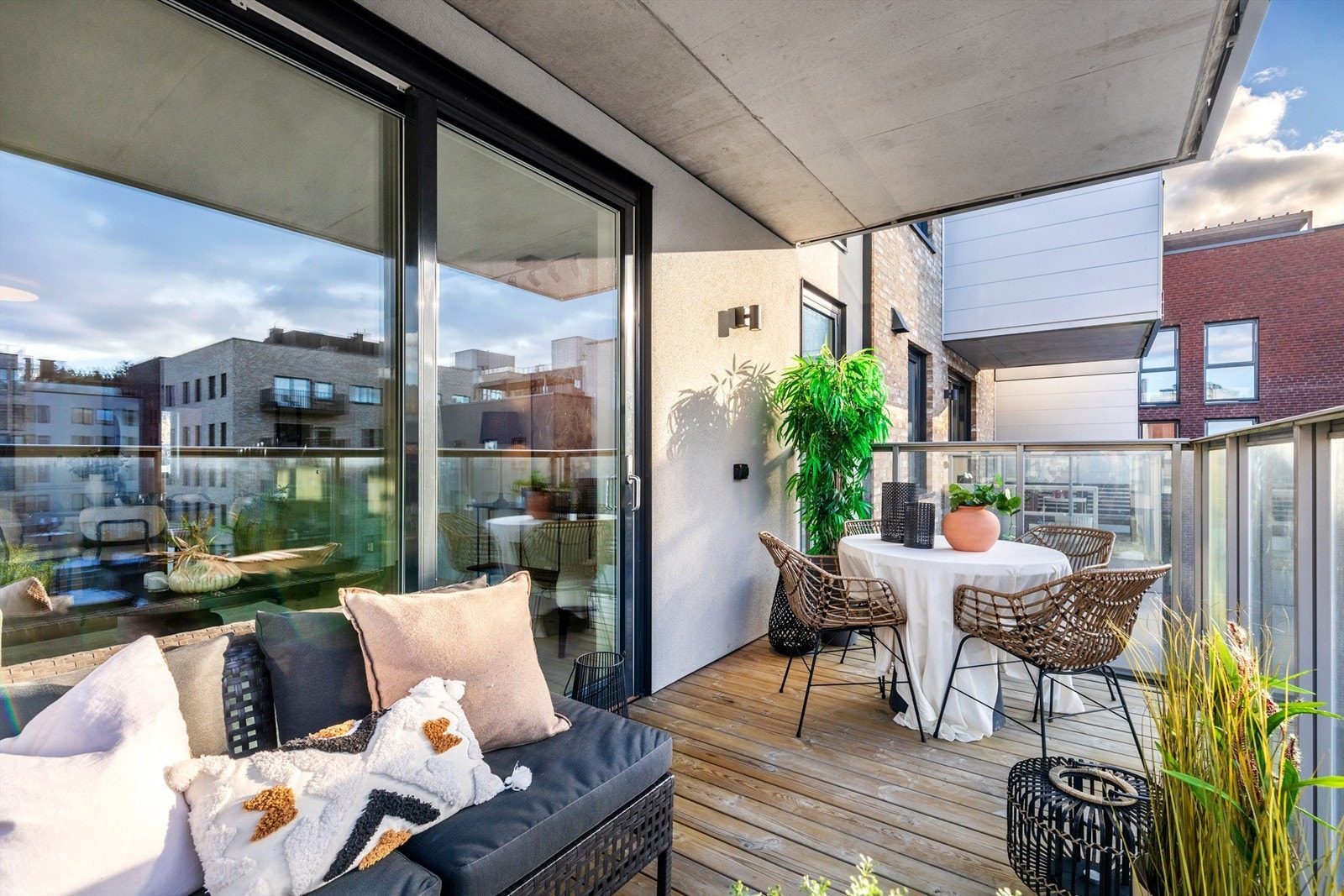 Om sommeren kommer solen ca. kl.15 og du har den helt til ca. kl.21 Galleribilde