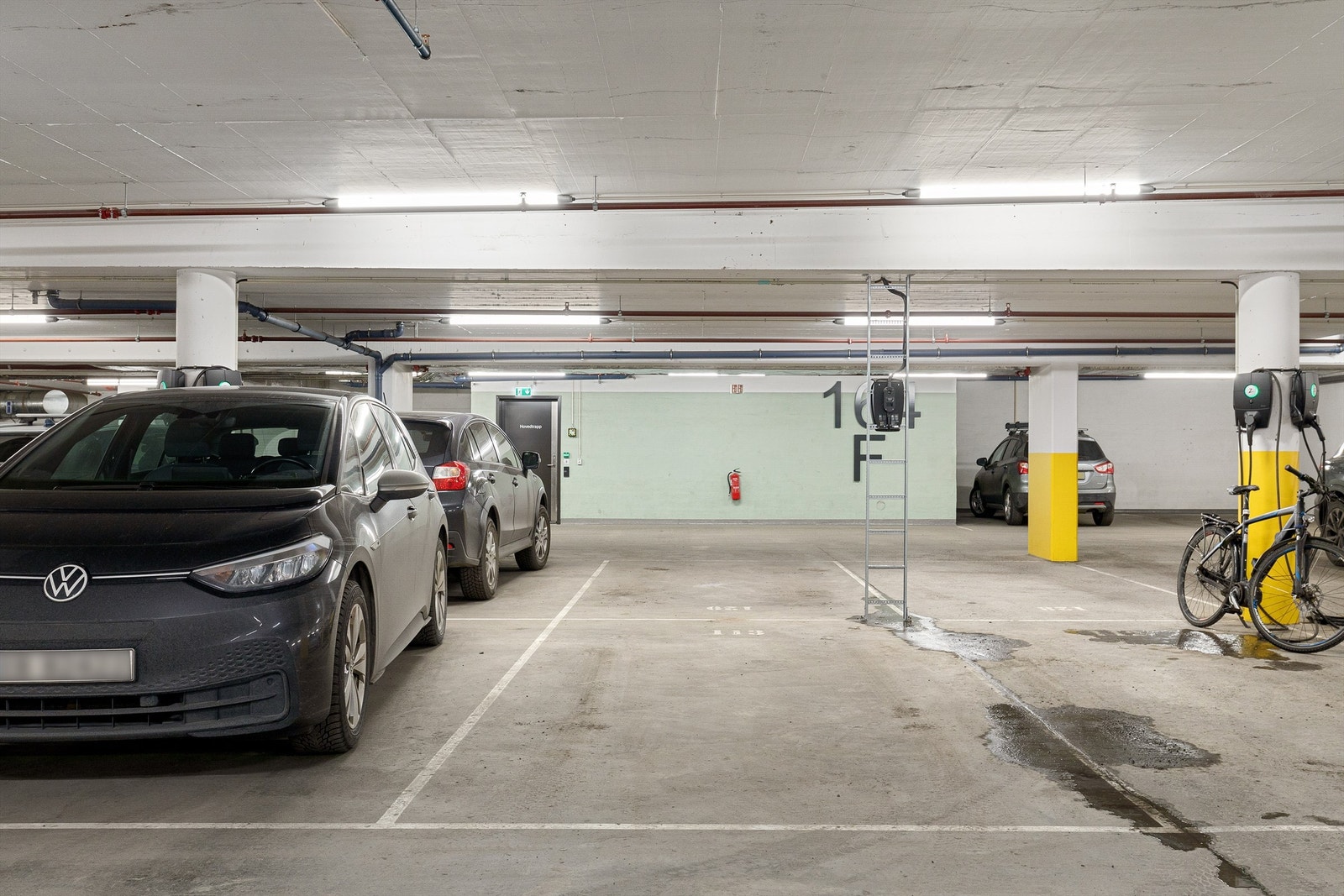 Parkering på plass nr. 113 i felles parkeringsanlegg Galleribilde