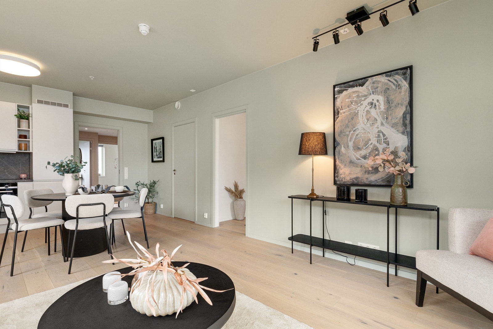 Adkomst til det ene soverommet fra stuen Galleribilde