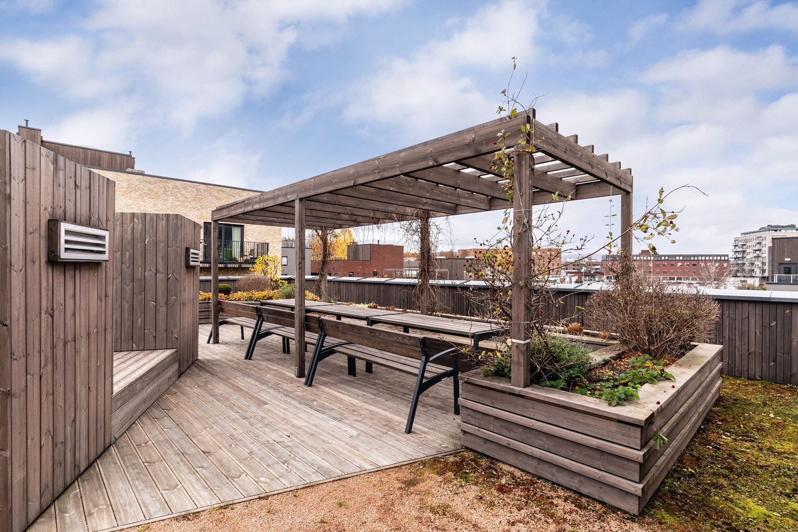 Her kan du arrangere festlige lag på taket av Oslo under pergolaen Galleribilde