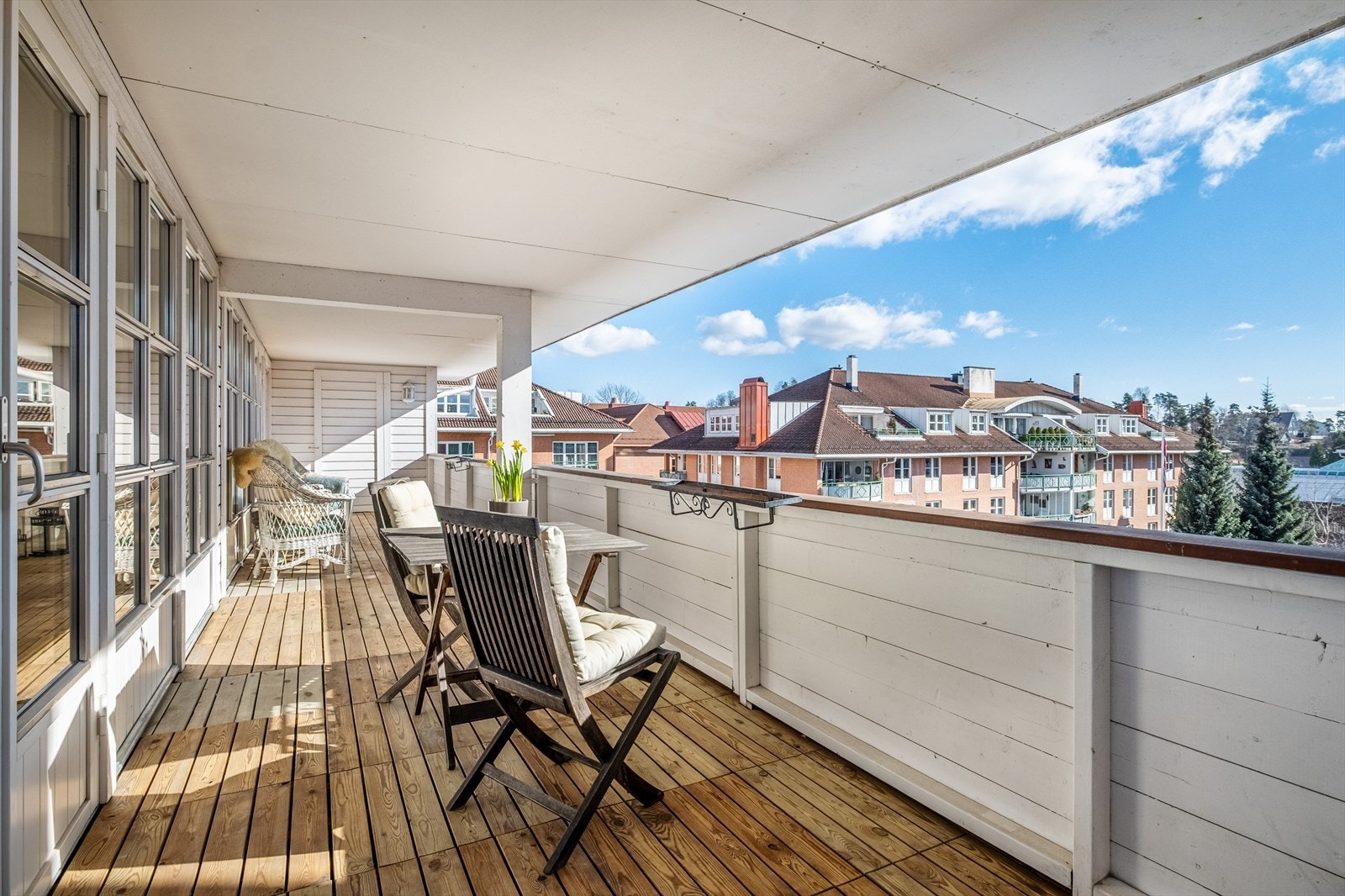 Velkommen til Jernbaneveien 43 - presentert av Fridtjof Schmidt og Camilla Ringnes i Nordvik Bærum! Galleribilde