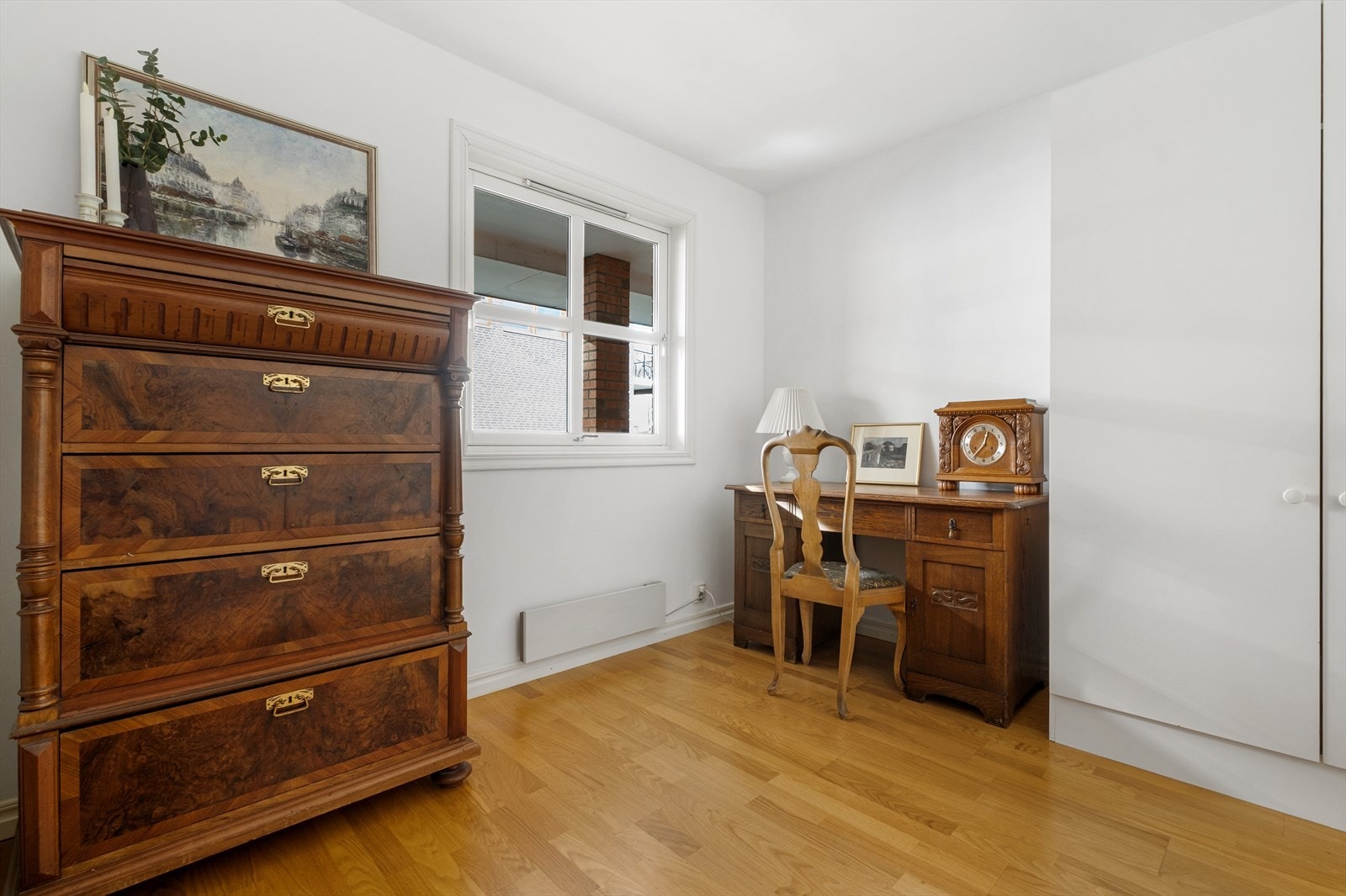 Rommene passer fint som soverom, gjesterom eller kontor Galleribilde