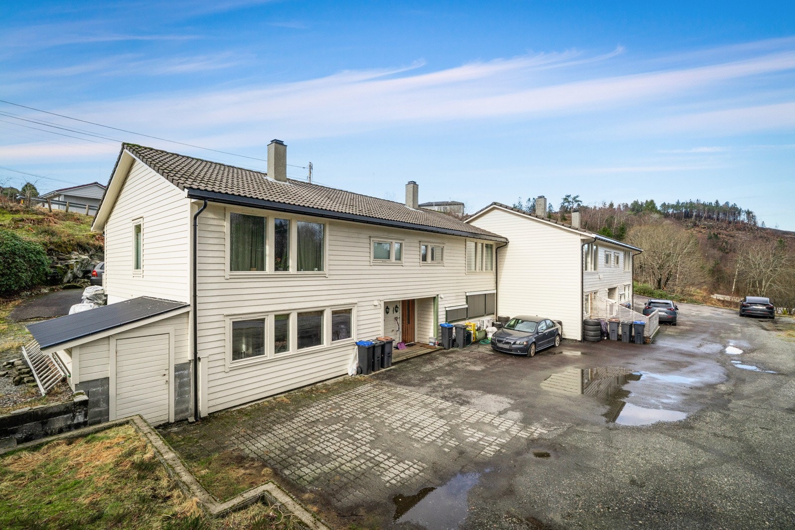 Leiligheten befinner seg i et rolig og atraktivt nabolag på Lindås Galleribilde