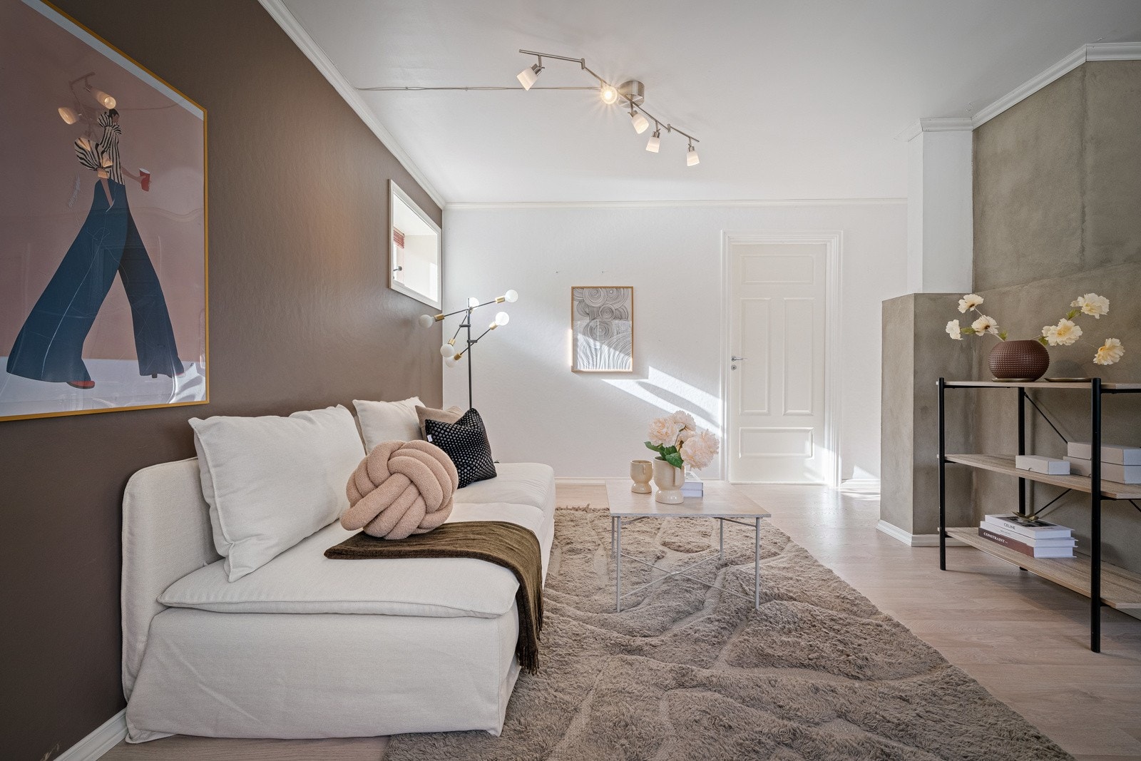 Perfekt rom for både avslapning og sosiale sammenkomster Galleribilde