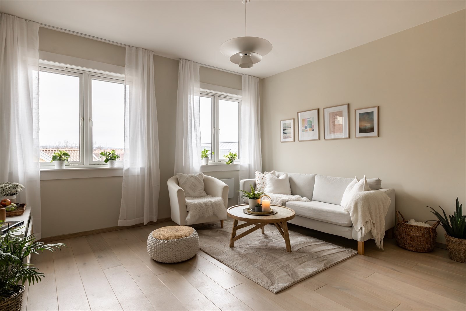 Rommet har lyse, tiltalende fargevalg som gjør det enkelt å innrede Galleribilde