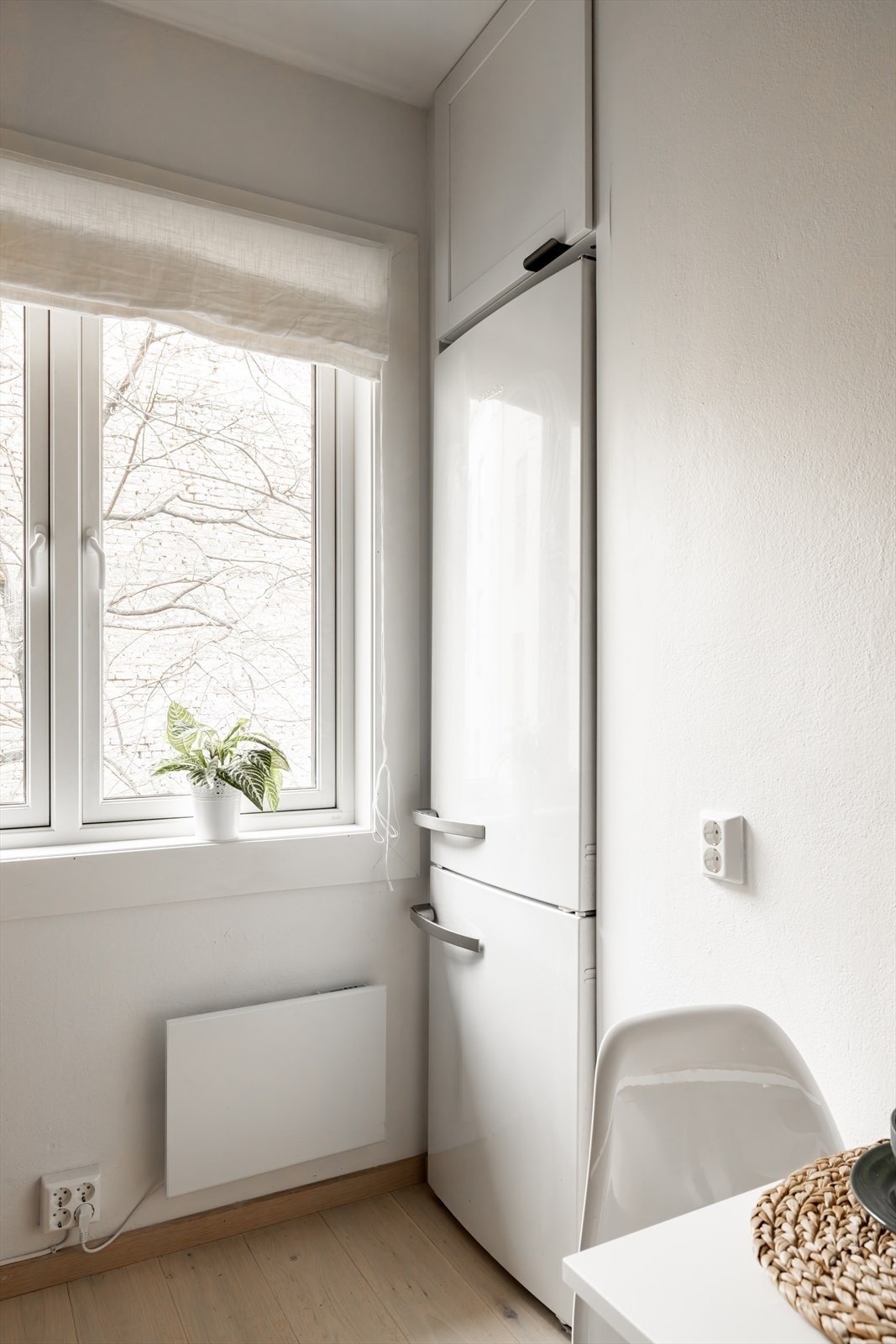 Nisje med plass til kombiskap Galleribilde