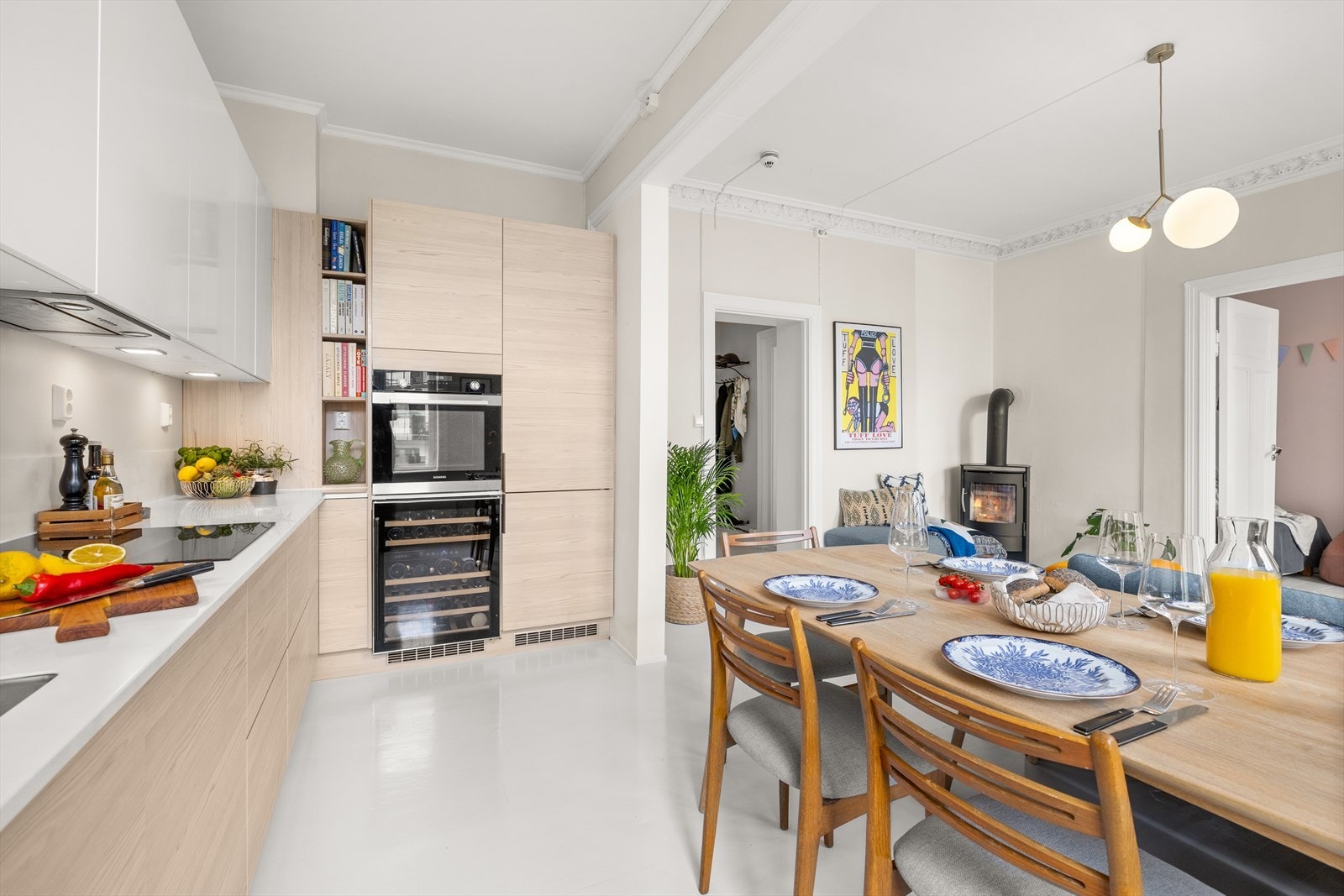 Her er det god plass til kjøkkenbord Galleribilde