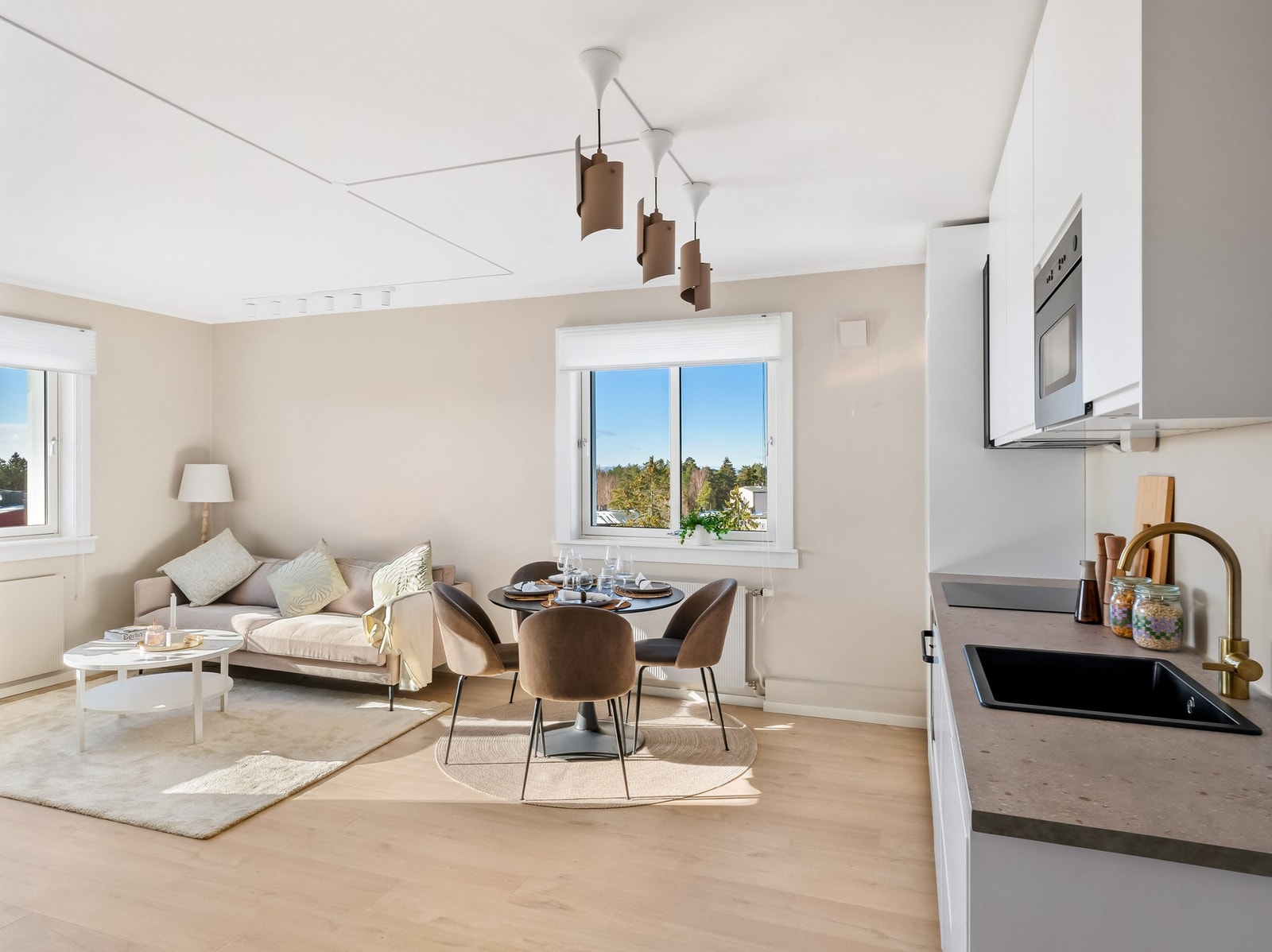 Meget innbydende og tiltalende 3-roms med attraktiv beliggenhet på Lambertseter. Galleribilde