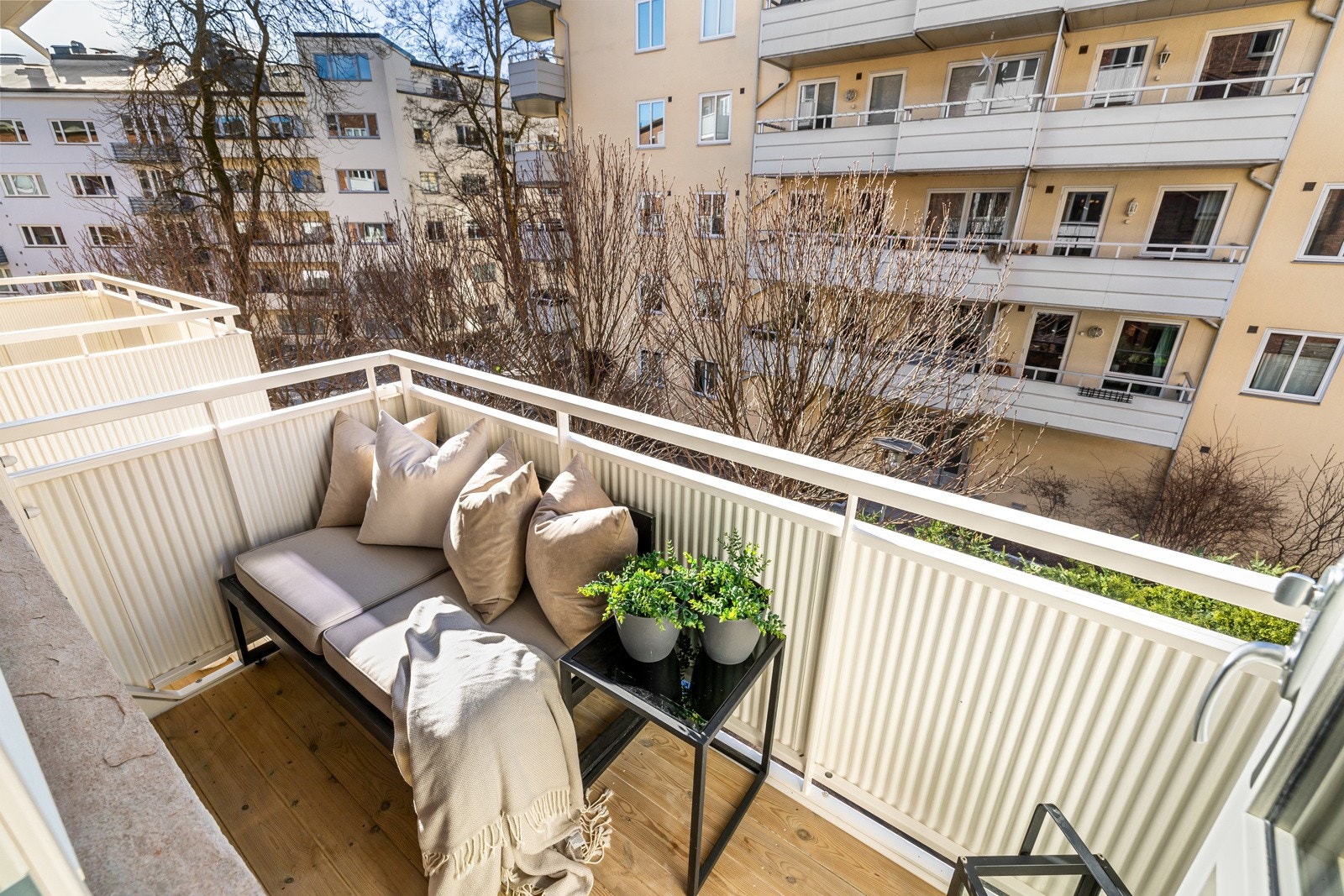 Fra stuen har du direkte adkomst til nordvendt balkong målt til 3m². Galleribilde