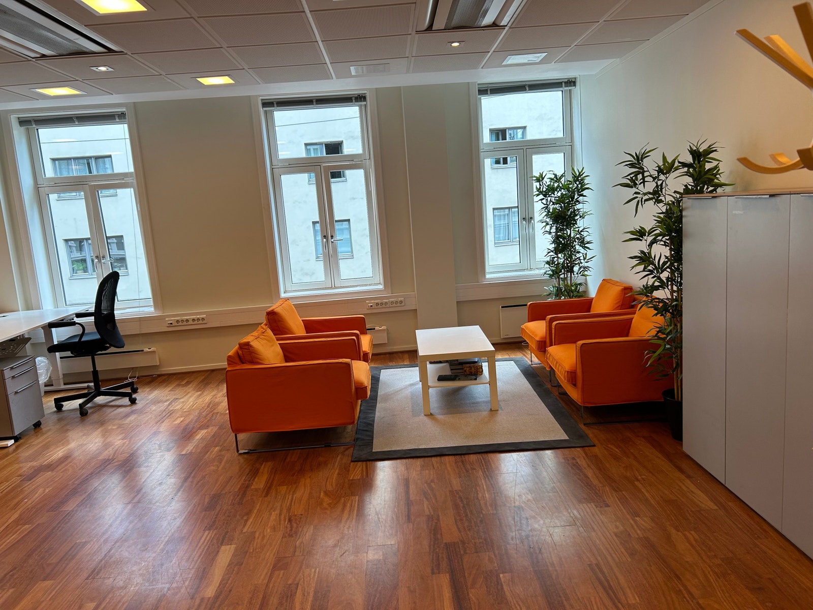 Stort lyst kontor Galleribilde
