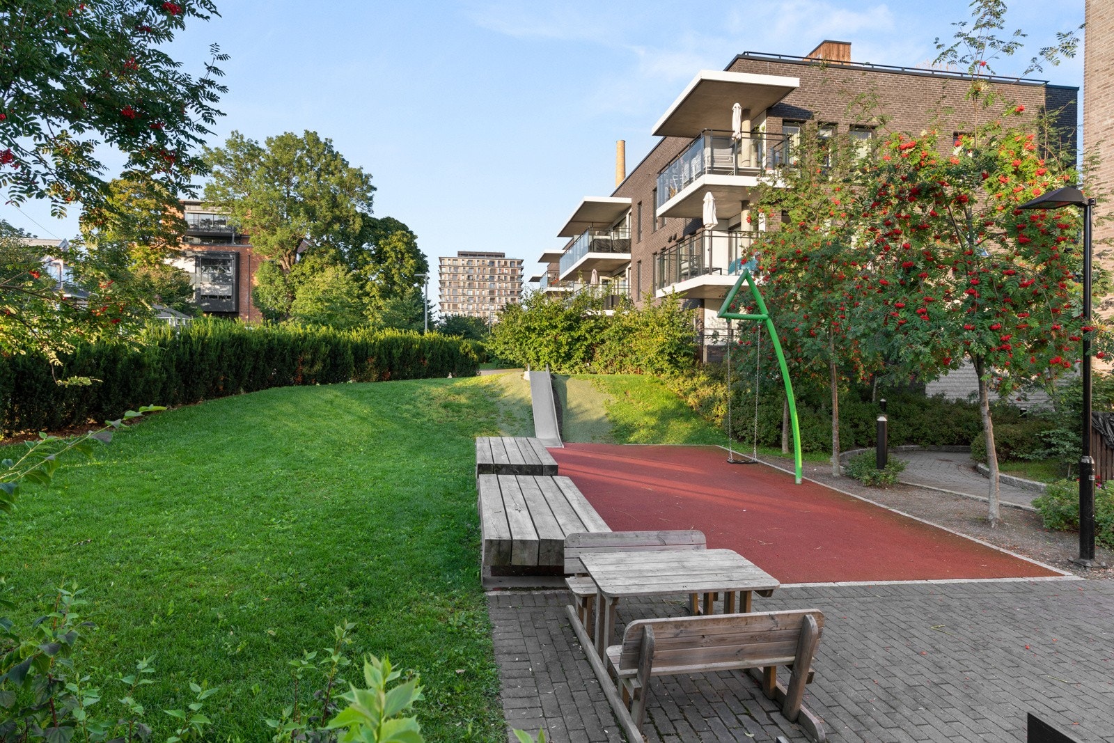 Grøntområde og lekeplass på felles tomt Galleribilde