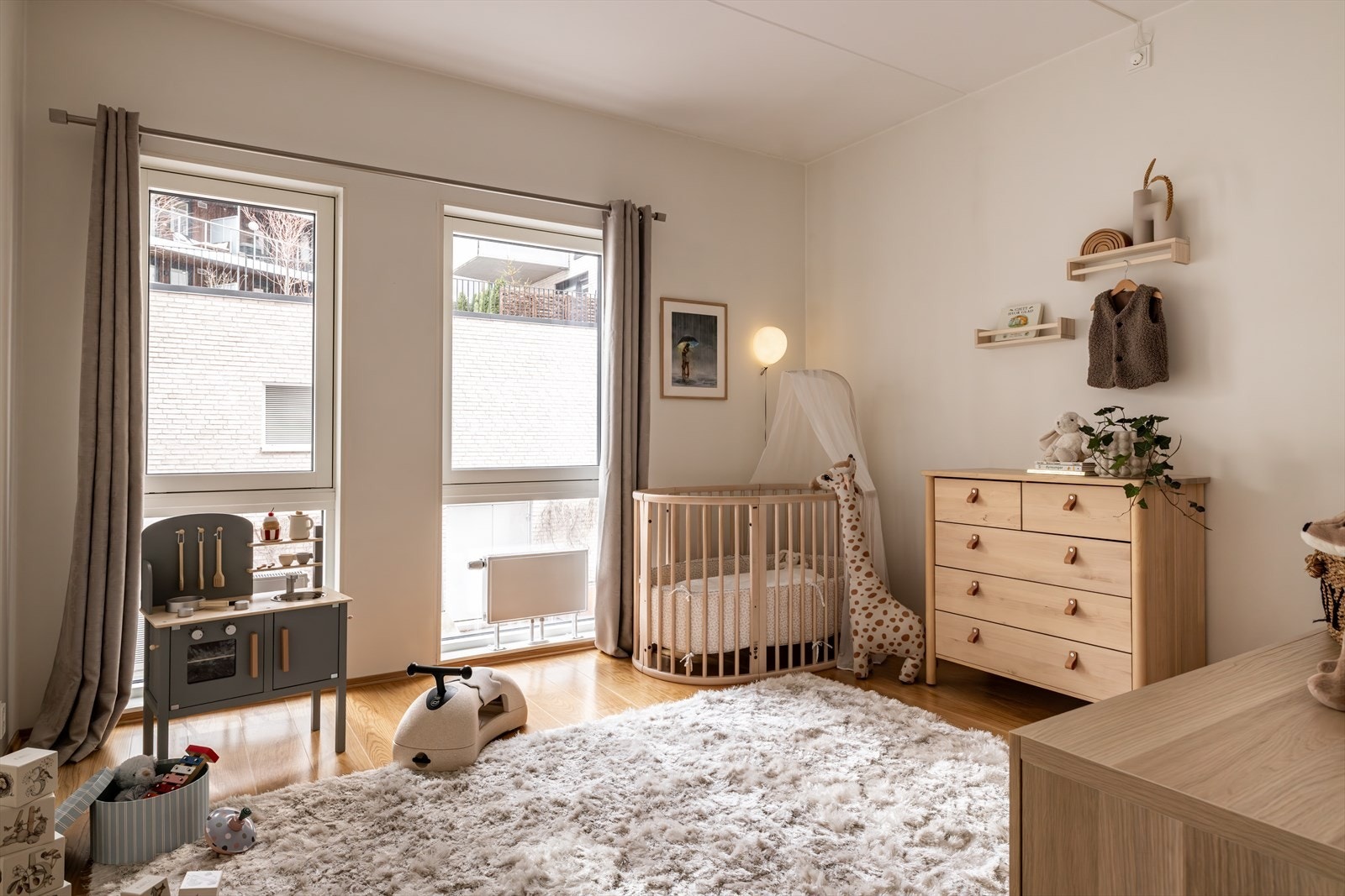 Leilighetens andre soverom passer utmerket som gjesterom, barnerom eller kontor Galleribilde