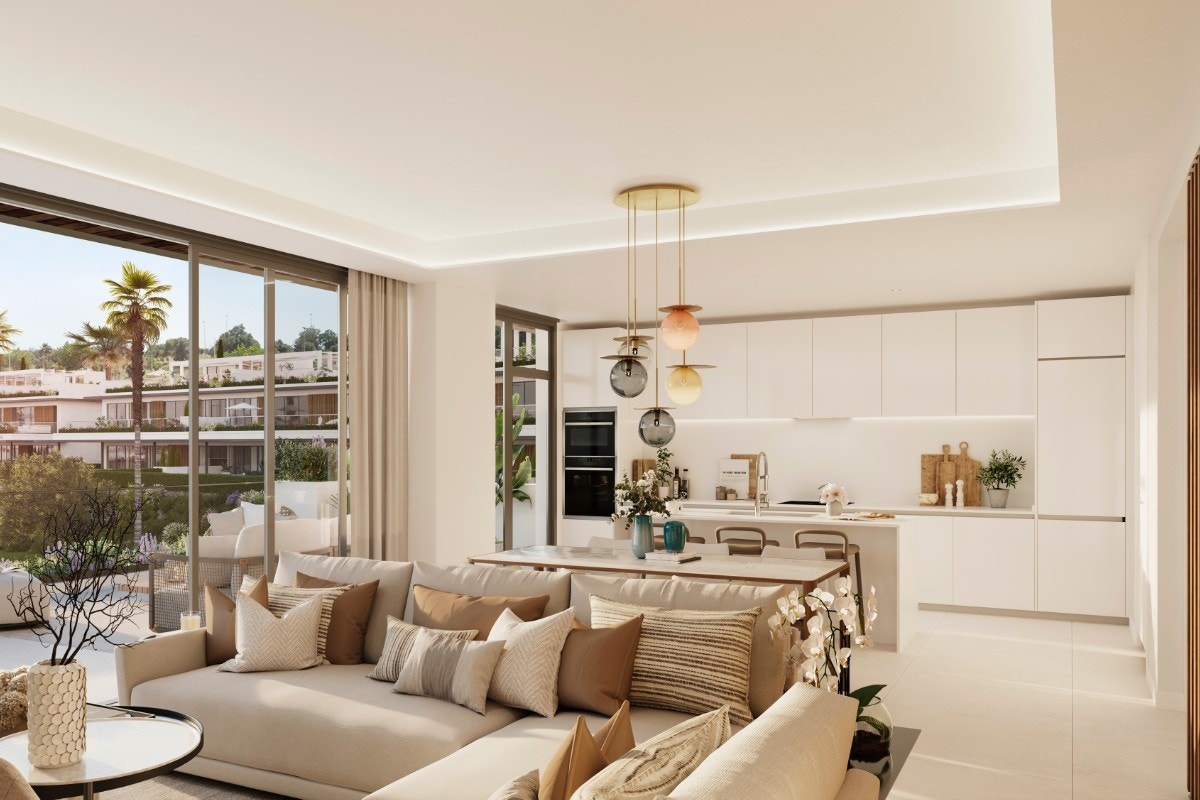 Stor og innbydende stue med god plass til både sofa og spisebord. Galleribilde