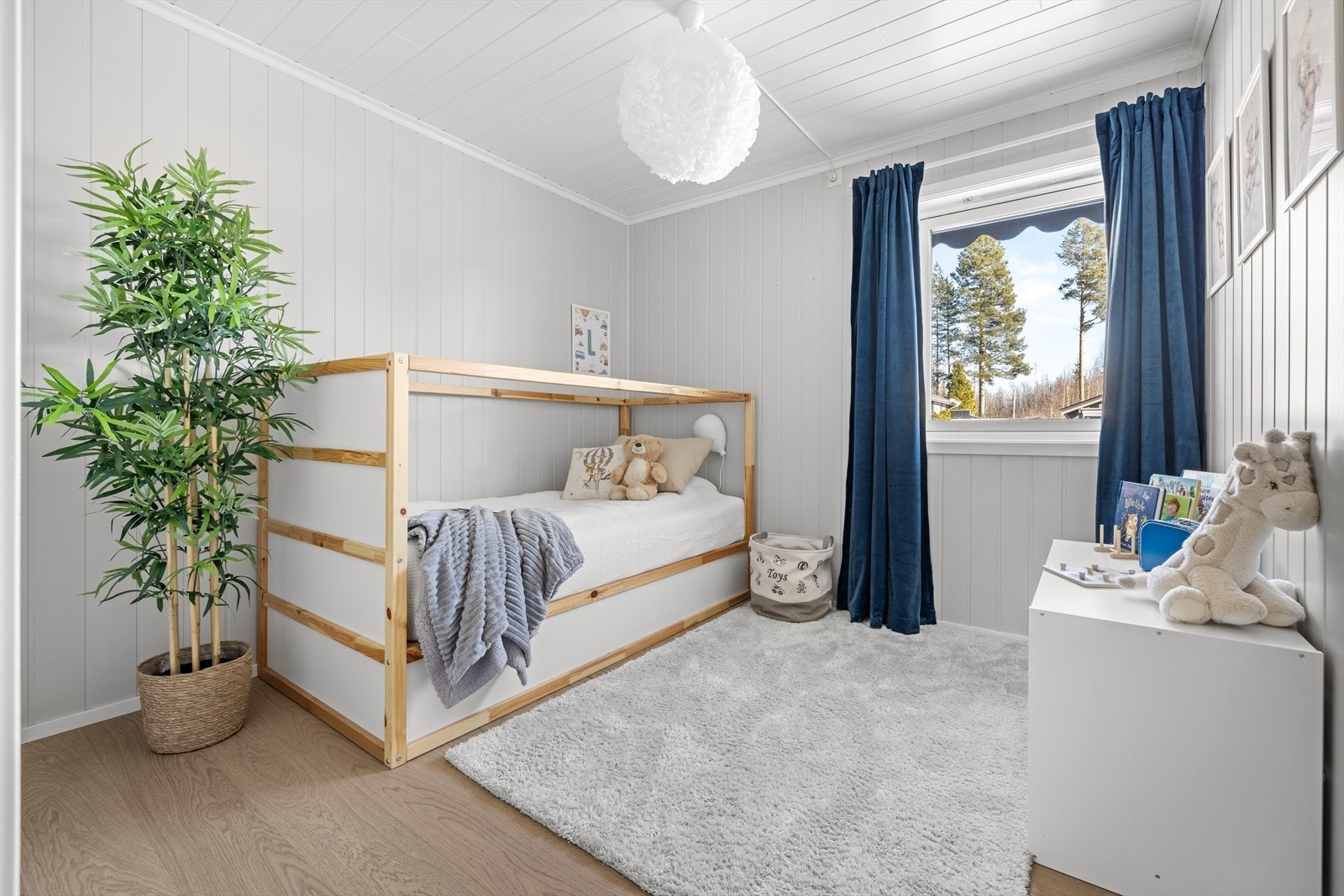Soverom 2 - Et delikat barnerom med nøytrale farger. Galleribilde