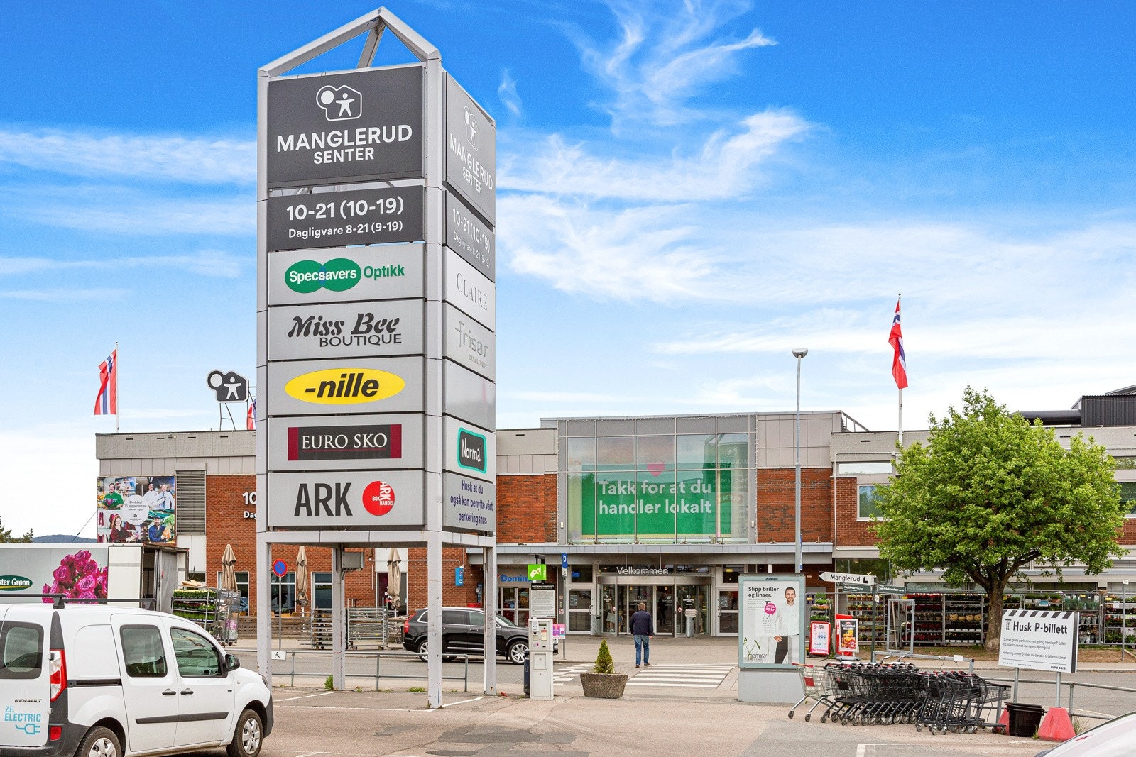 Dagligvarehandelen kan blant annet gjøres på Manglerud senter, kun 250 meter unna leiligheten. Galleribilde