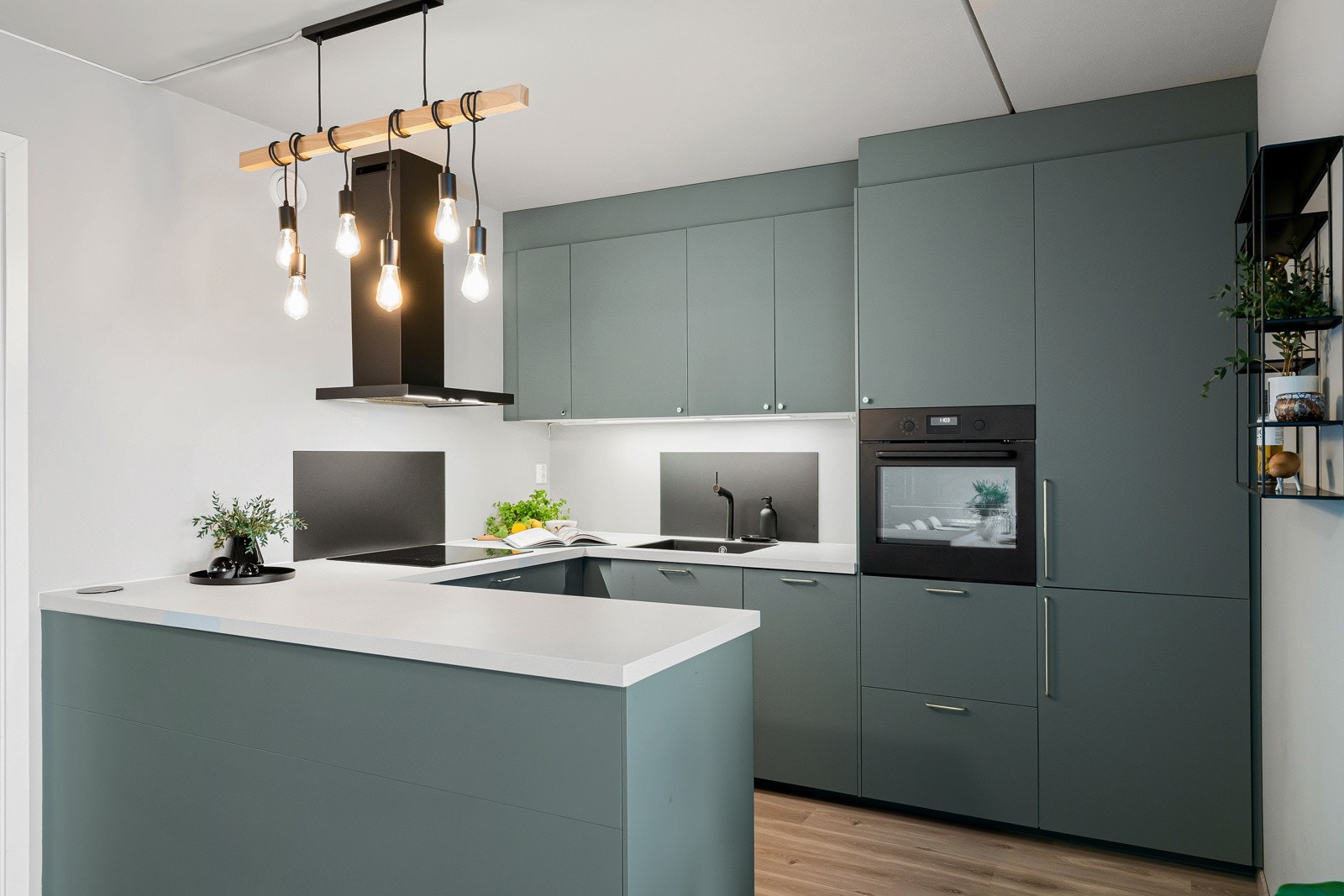 Kjøkkenet ble pusset opp i 2021. Galleribilde