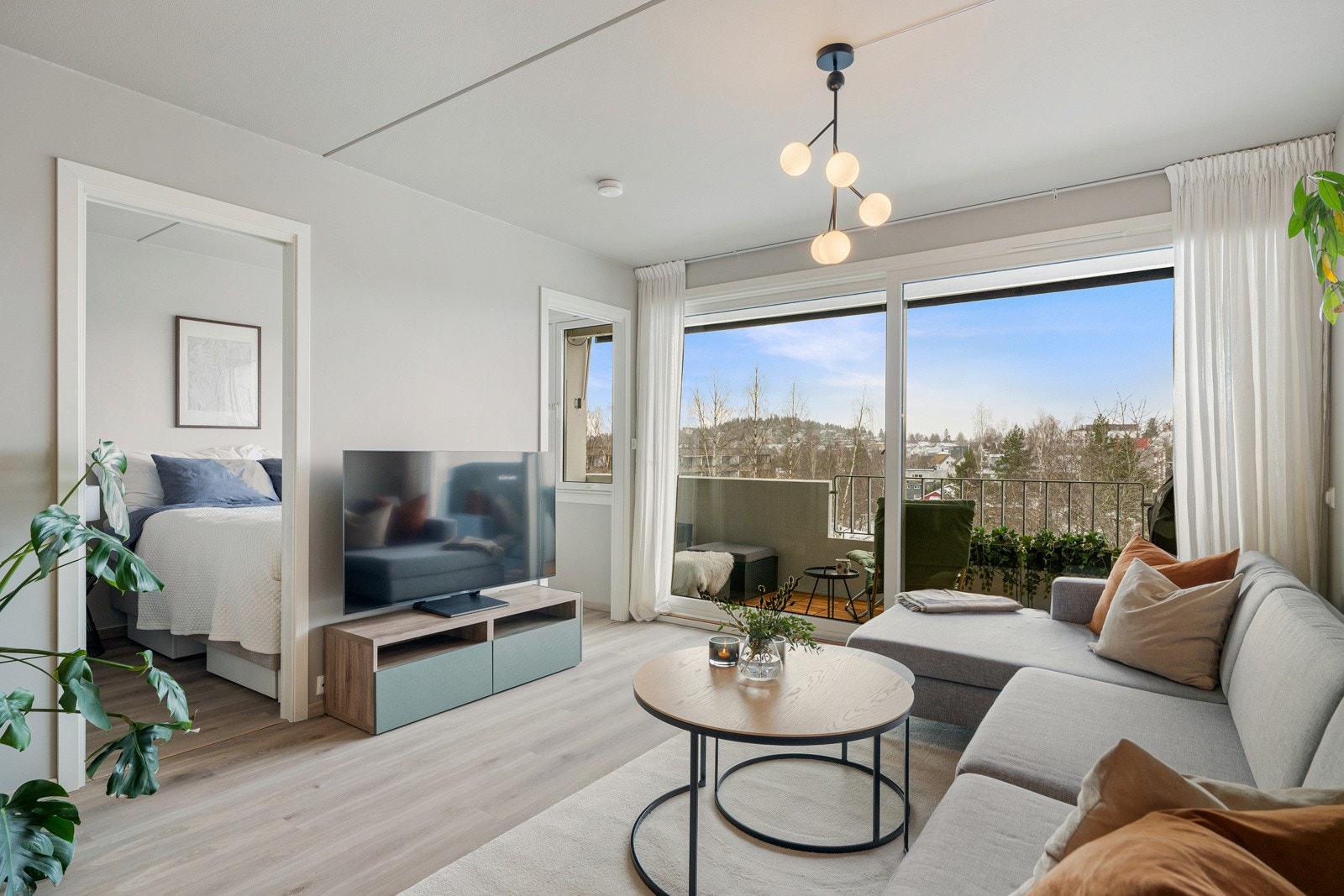 Dette er en lys og delikat 2-roms toppleilighet med balkong. Galleribilde