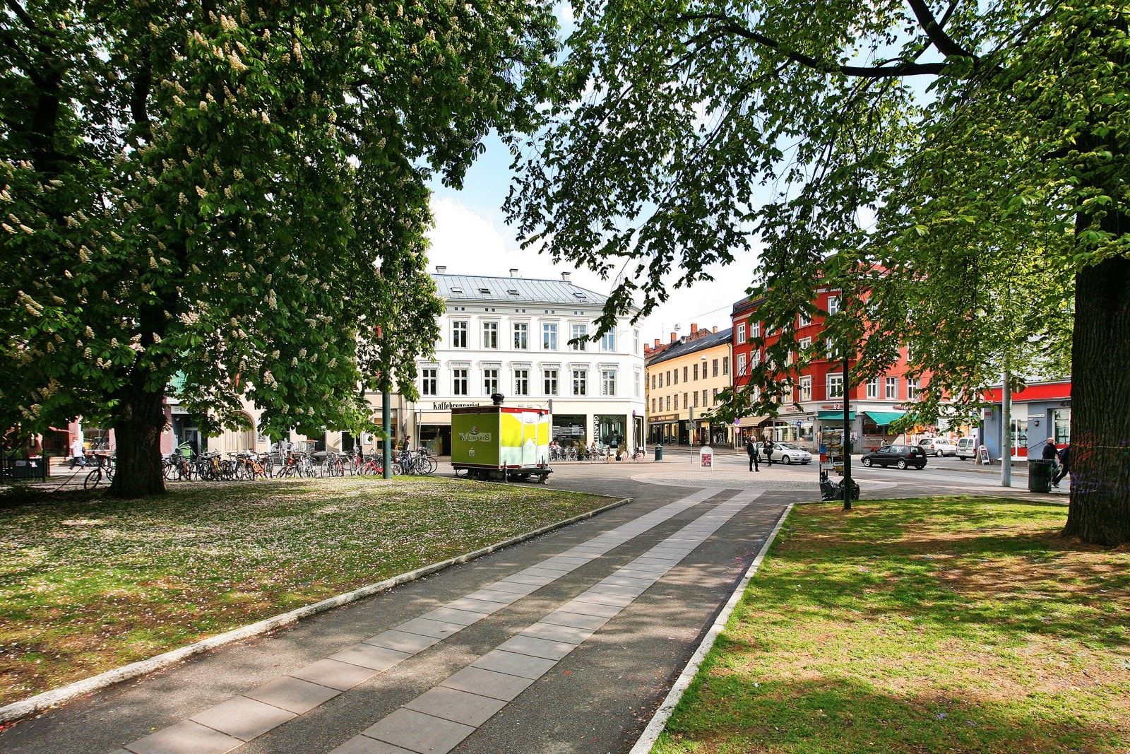 Nærområde - Olaf Ryes plass. Galleribilde