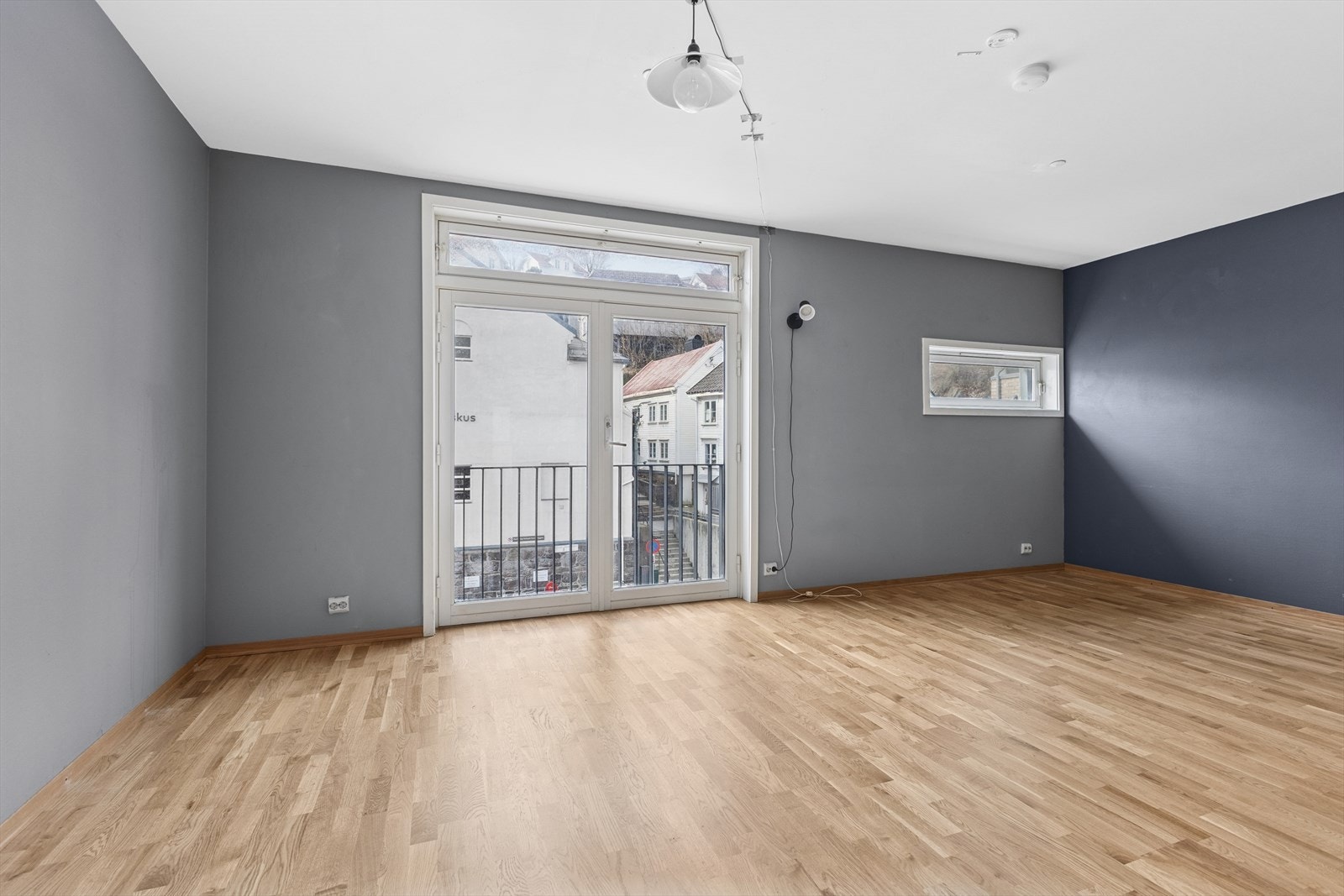 Det er vannbåren varme i gulvet. Akonto varme og varmtvann er inkl. i felleskostnadene. Galleribilde