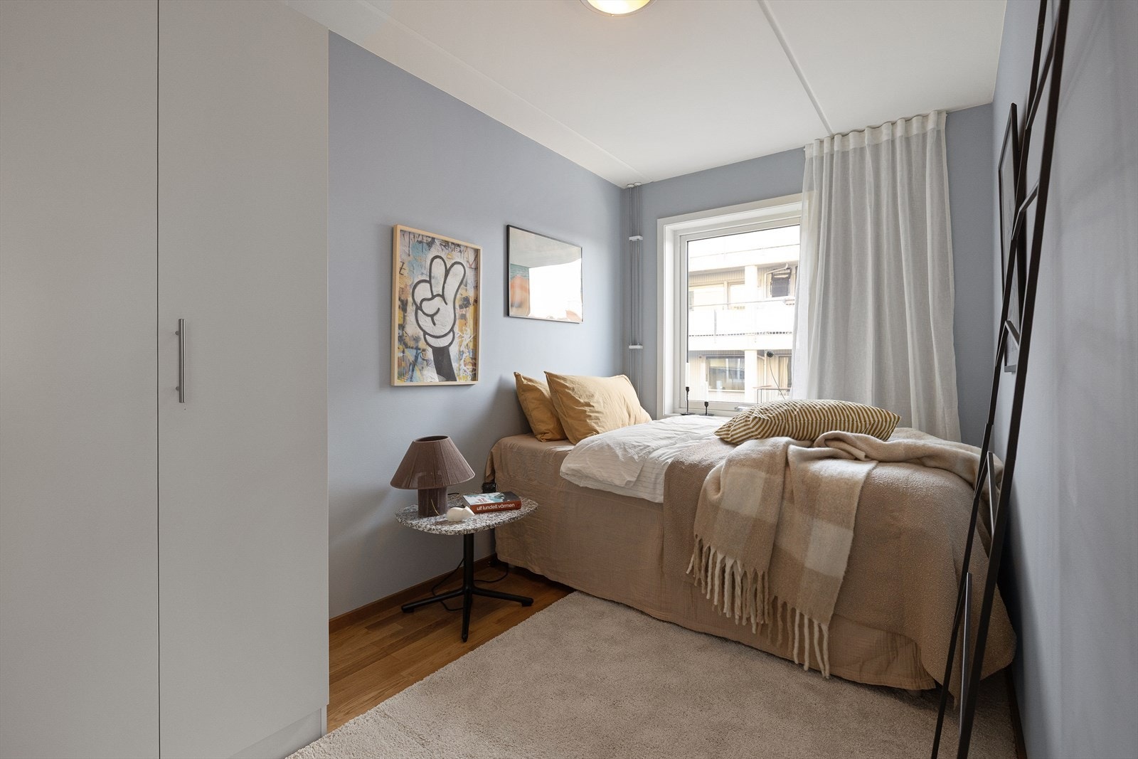 Det andre soverommet passer utmerket som barnerom eller gjesterom. Galleribilde