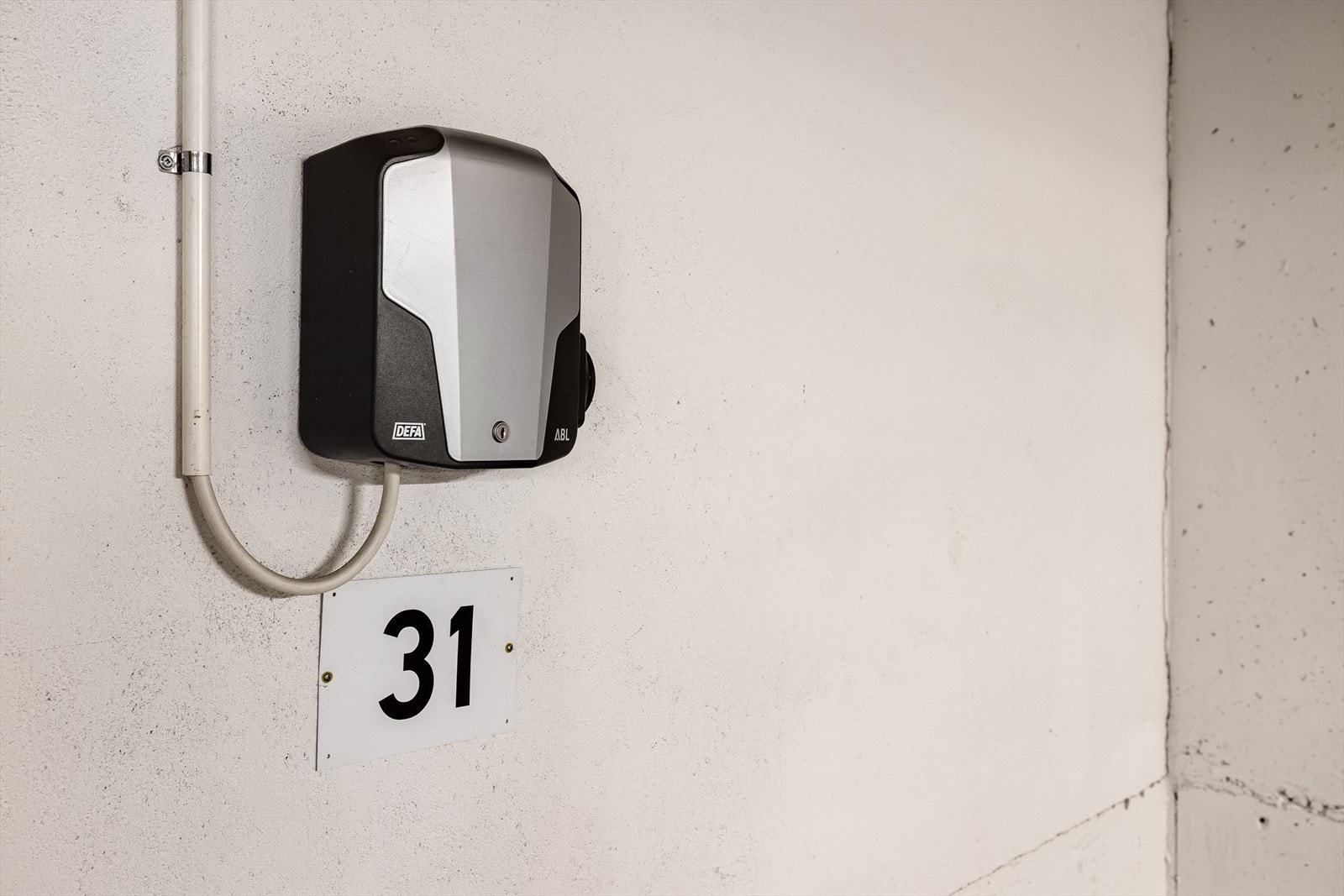 Seksjonseier disponerer også en bod med god takhøyde i underetasje på ca. 7m². Det er heisadkomst rett opp fra garasje og bod til leiligheten. Galleribilde