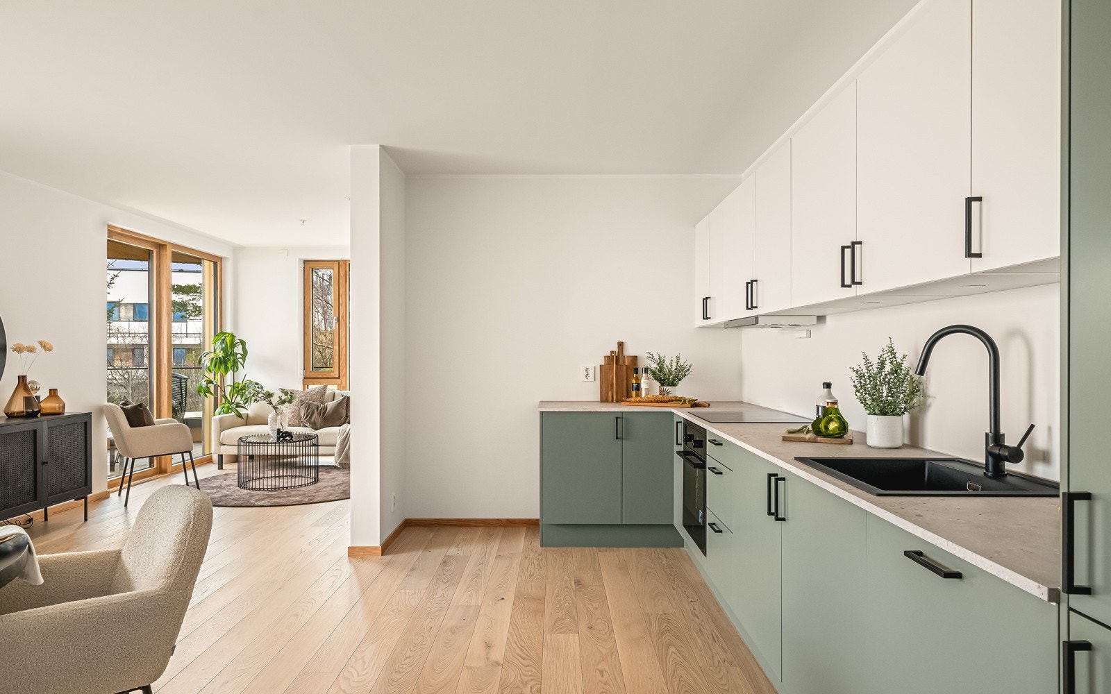 Kjøkkenet er levert av Sigdal og det er godt med skapplass. Galleribilde