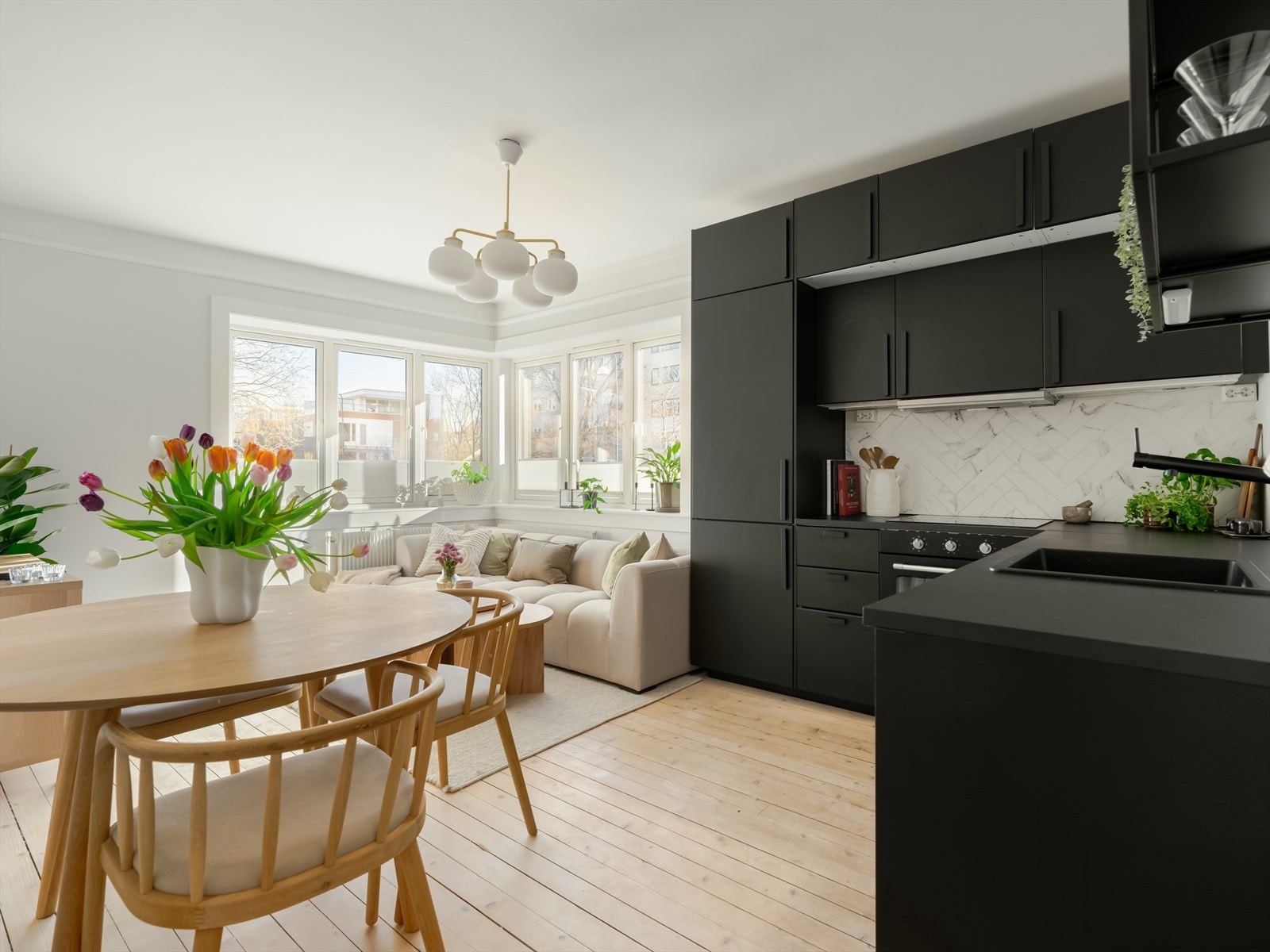 Velkommen til Galgeberg 3F! En fin 2-roms med lite innsyn og arealeffektiv planløsning. Galleribilde