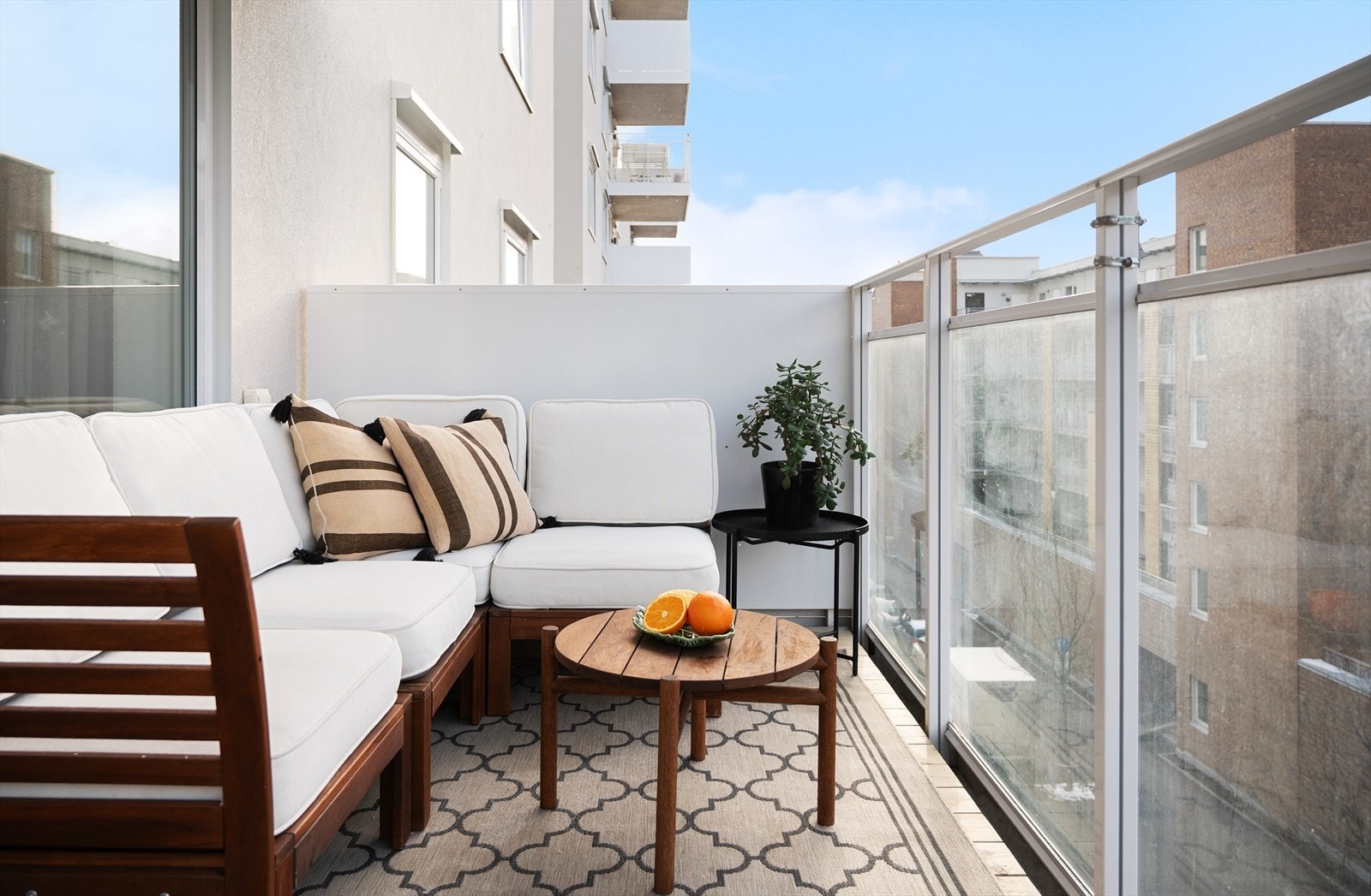 Leiligheten har en flott nordvestvendt balkong på hele 8kvm. Galleribilde