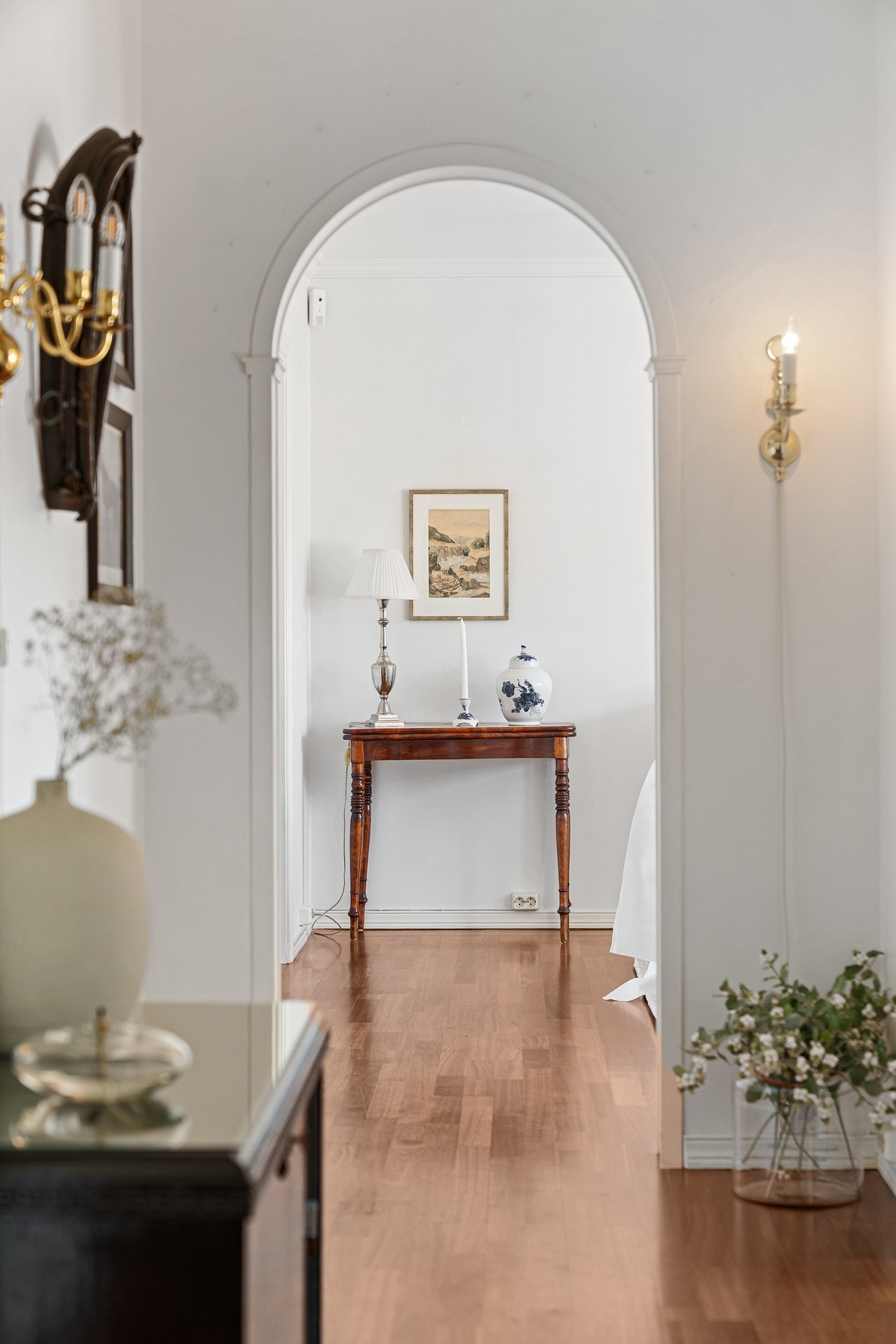 Fra gangen mot spisestuen Galleribilde