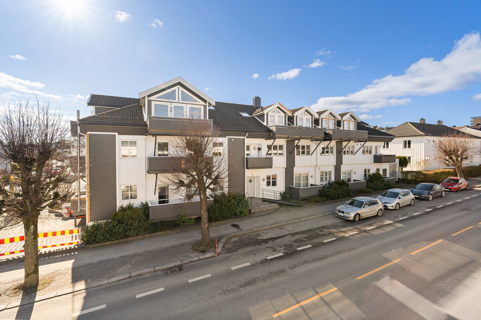 Bygget sett fra Marviksveien - inngangen er fra baksiden - Freyasdalsveien Galleribilde