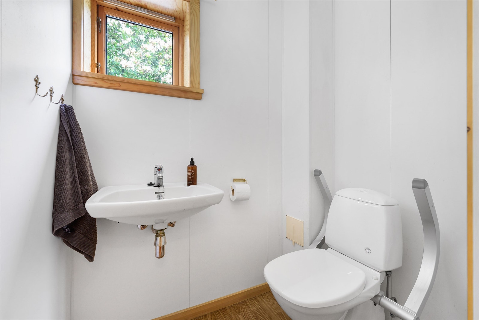 Wc-rom i tilknytning til entrèen Galleribilde