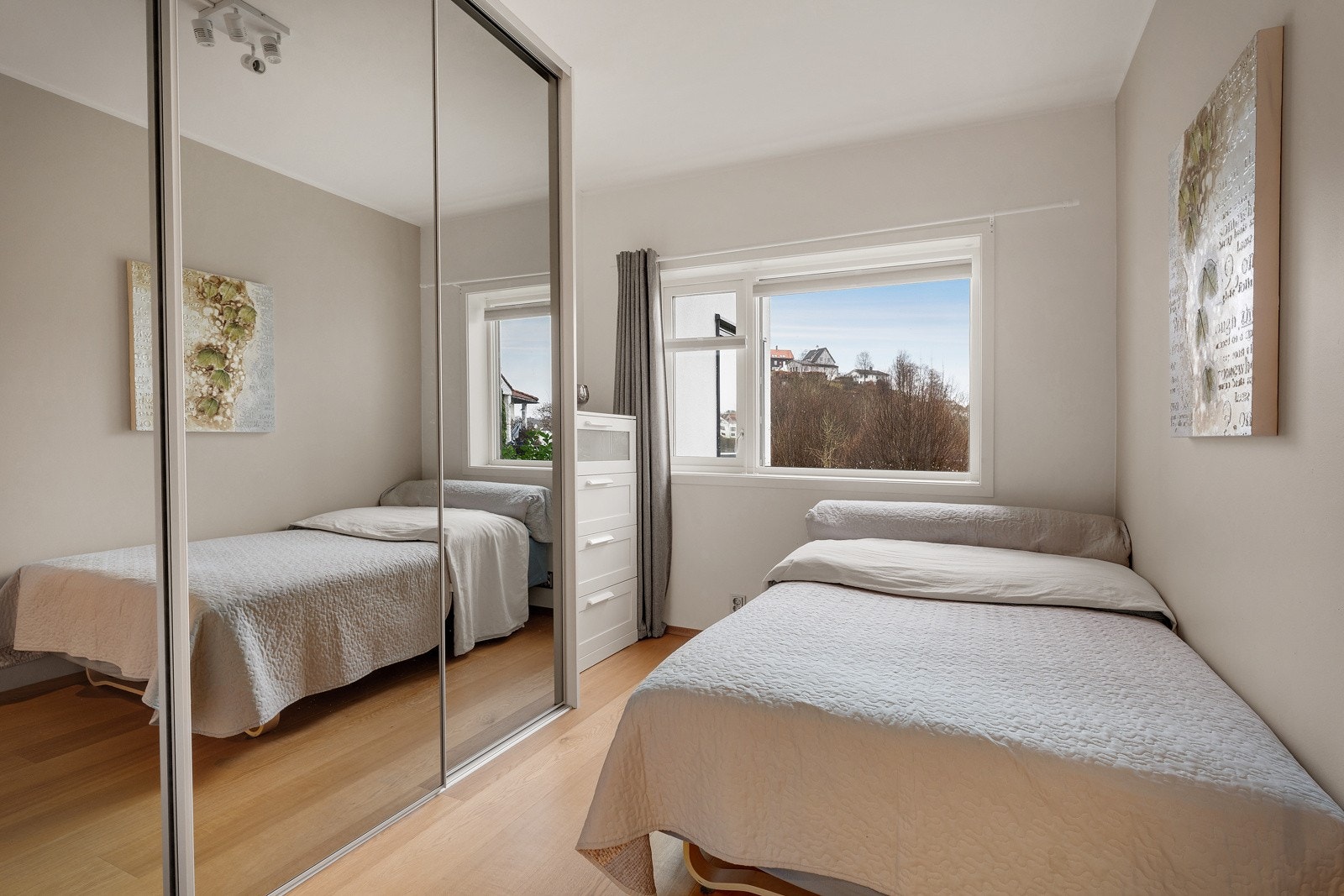 Soverom nr.2 er også av grei størrelse og med god plass til møblering. Galleribilde